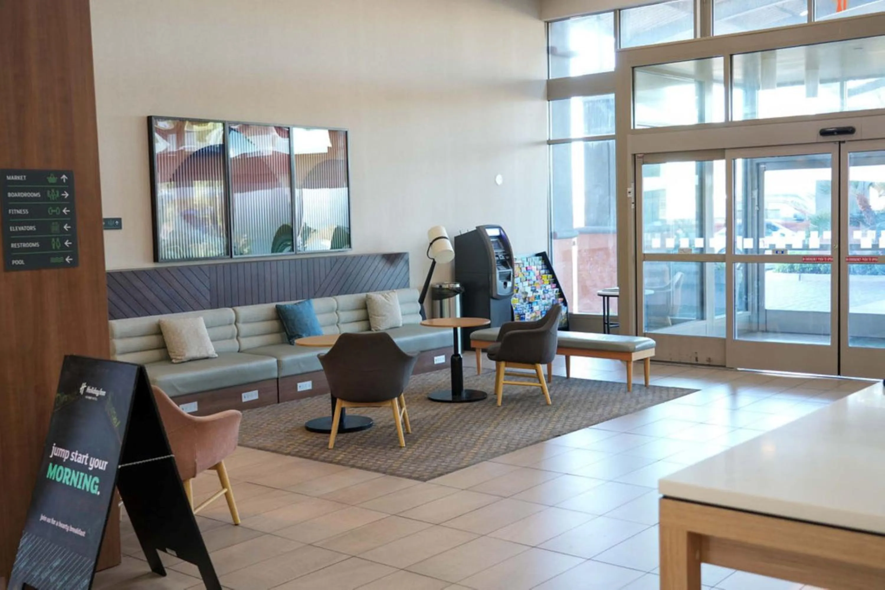 Property building in Holiday Inn & Suites Phoenix Airport by IHG