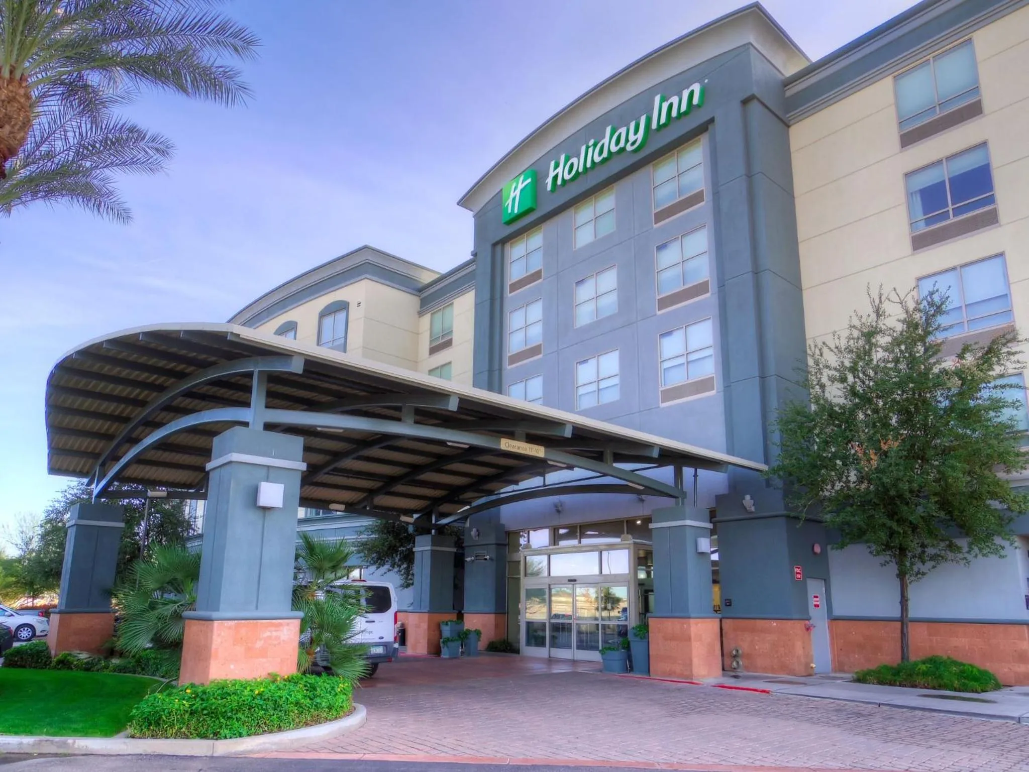 Property building in Holiday Inn & Suites Phoenix Airport by IHG