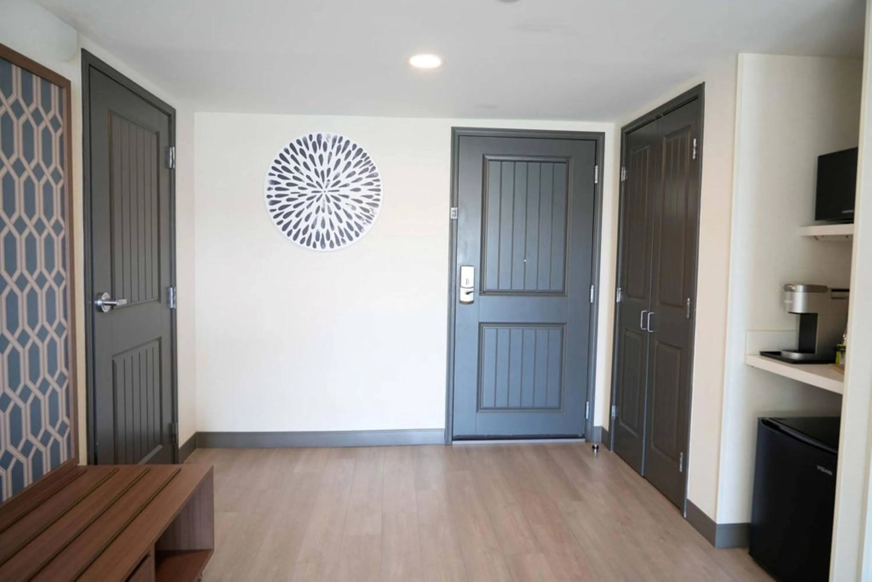 Photo of the whole room in Holiday Inn & Suites Phoenix Airport by IHG