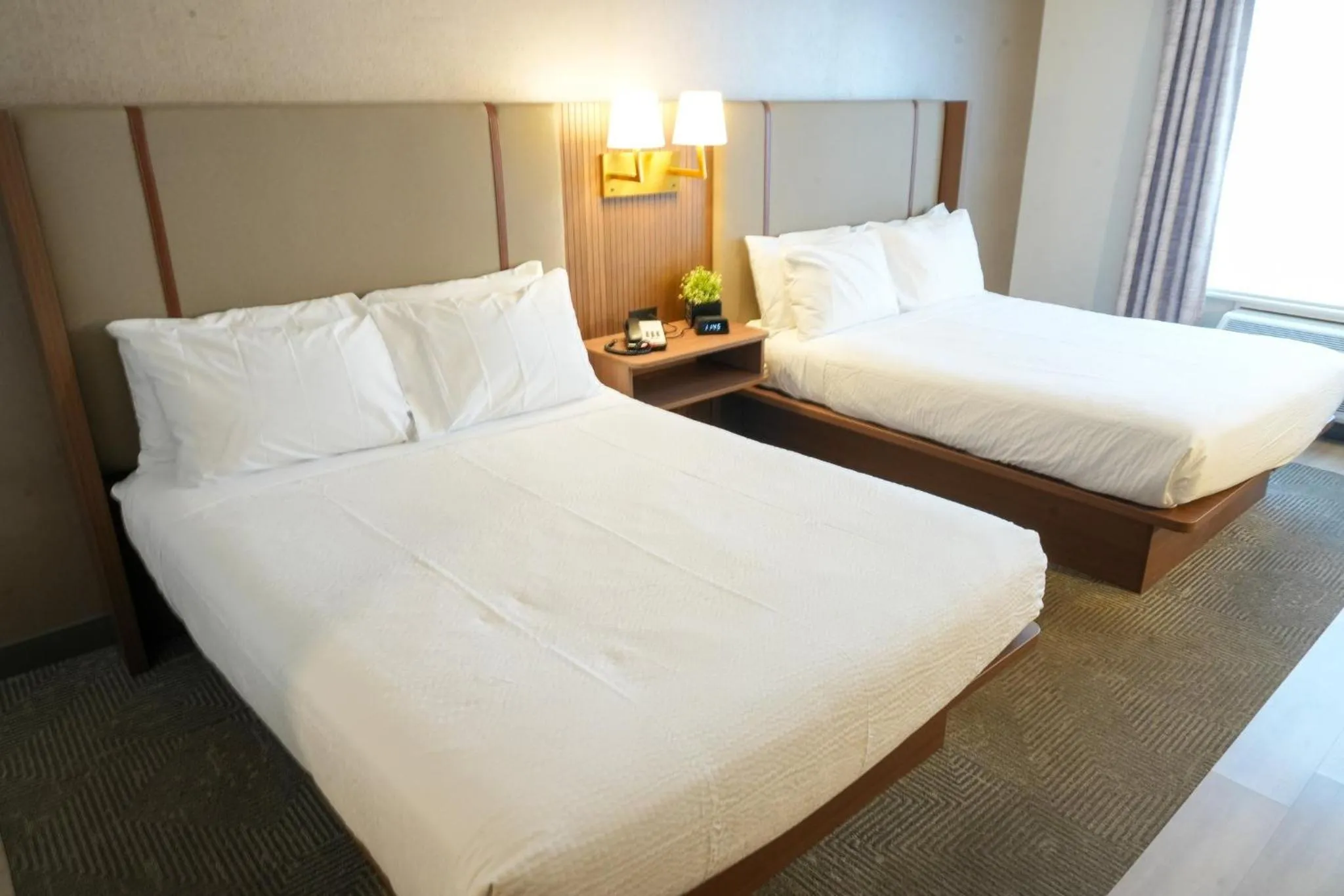 Photo of the whole room, Bed in Holiday Inn & Suites Phoenix Airport by IHG