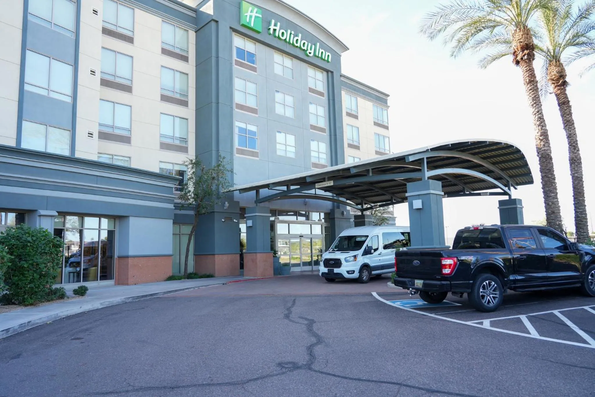 Property building in Holiday Inn & Suites Phoenix Airport by IHG