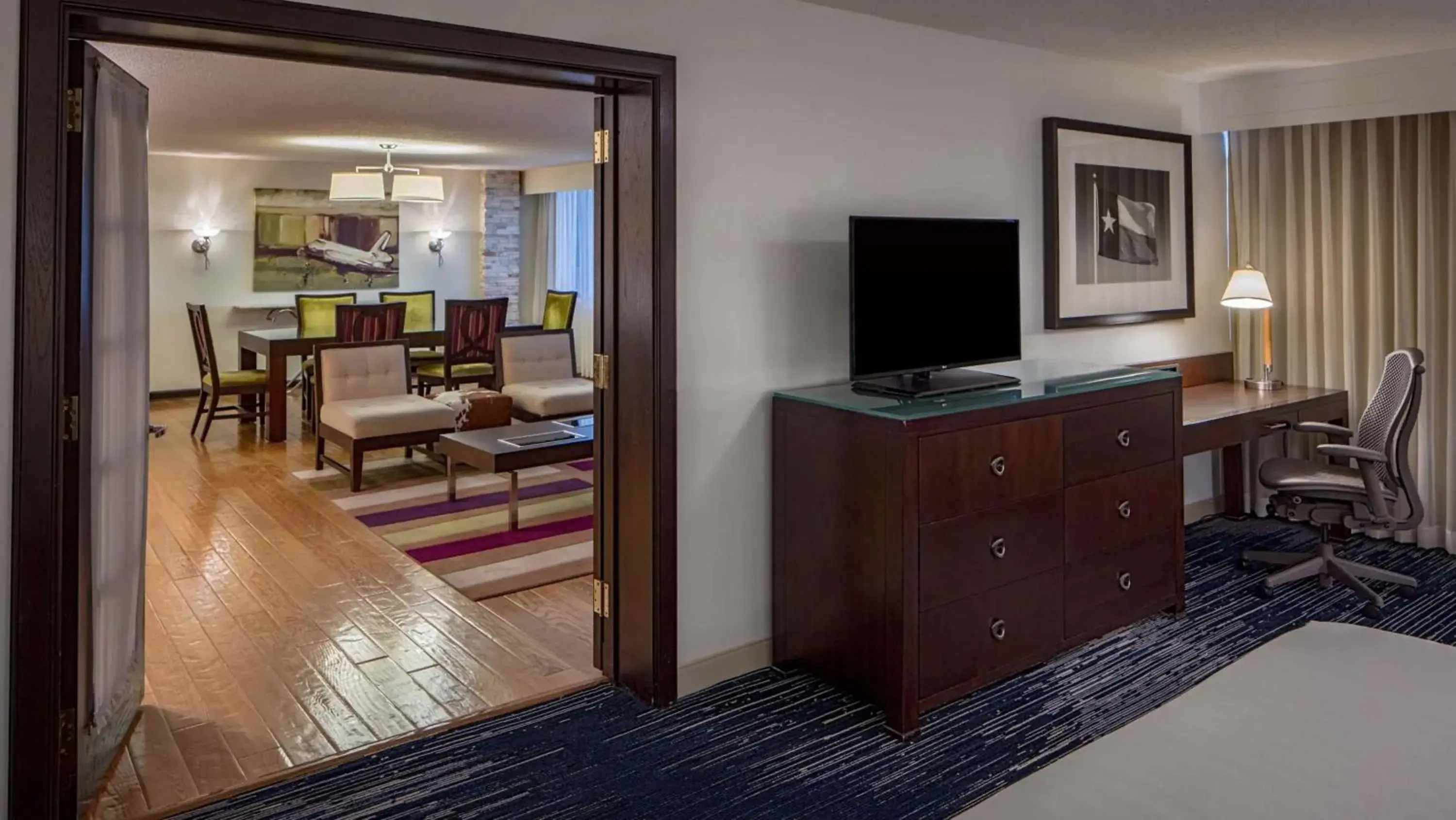 Bedroom, Bed in Sonesta Hotel Houston IAH Airport Bedroom, Bed in Sonesta Hotel Houston IAH Airport