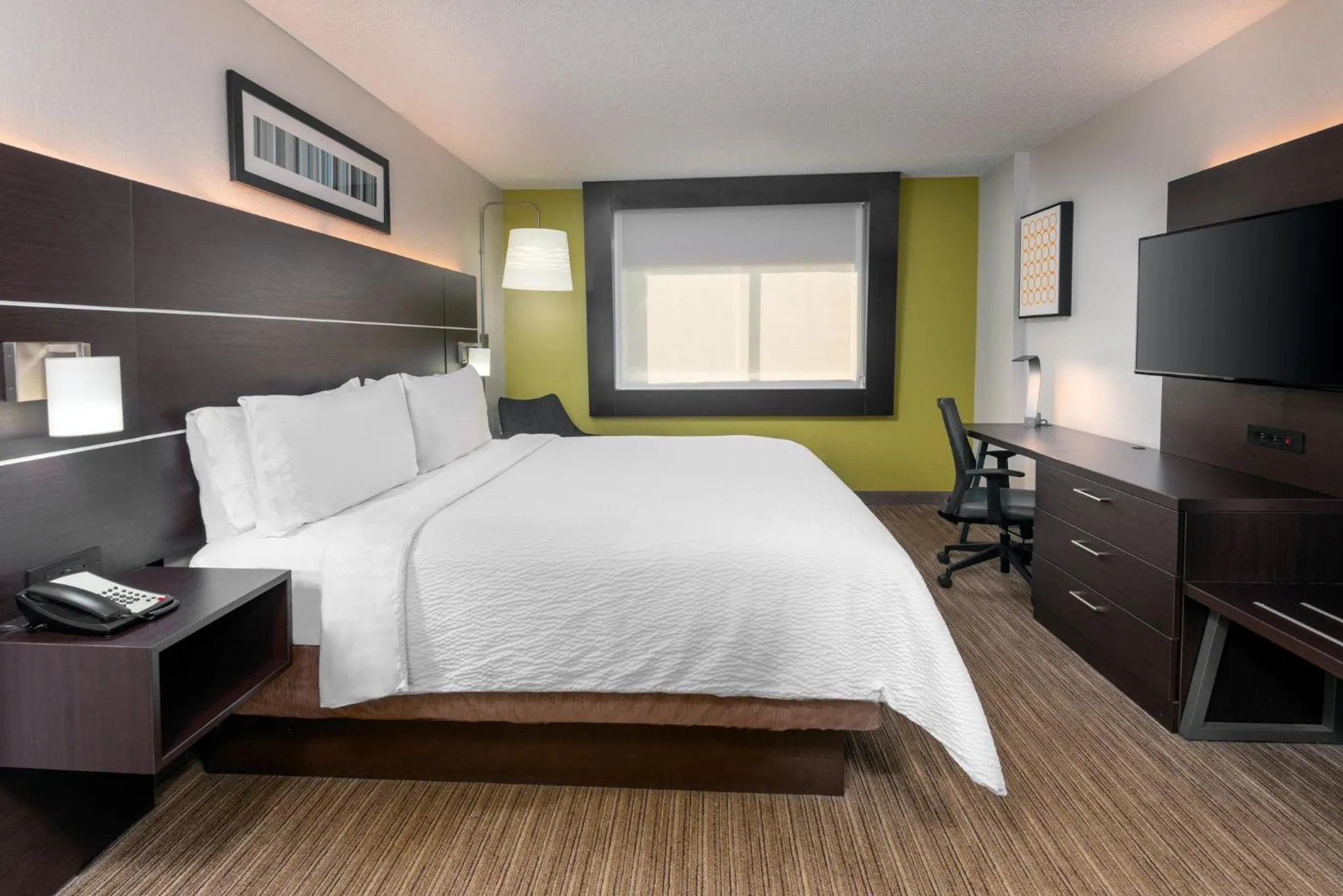 Photo of the whole room, Bed in Holiday Inn Express Miami Airport Doral Area by IHG