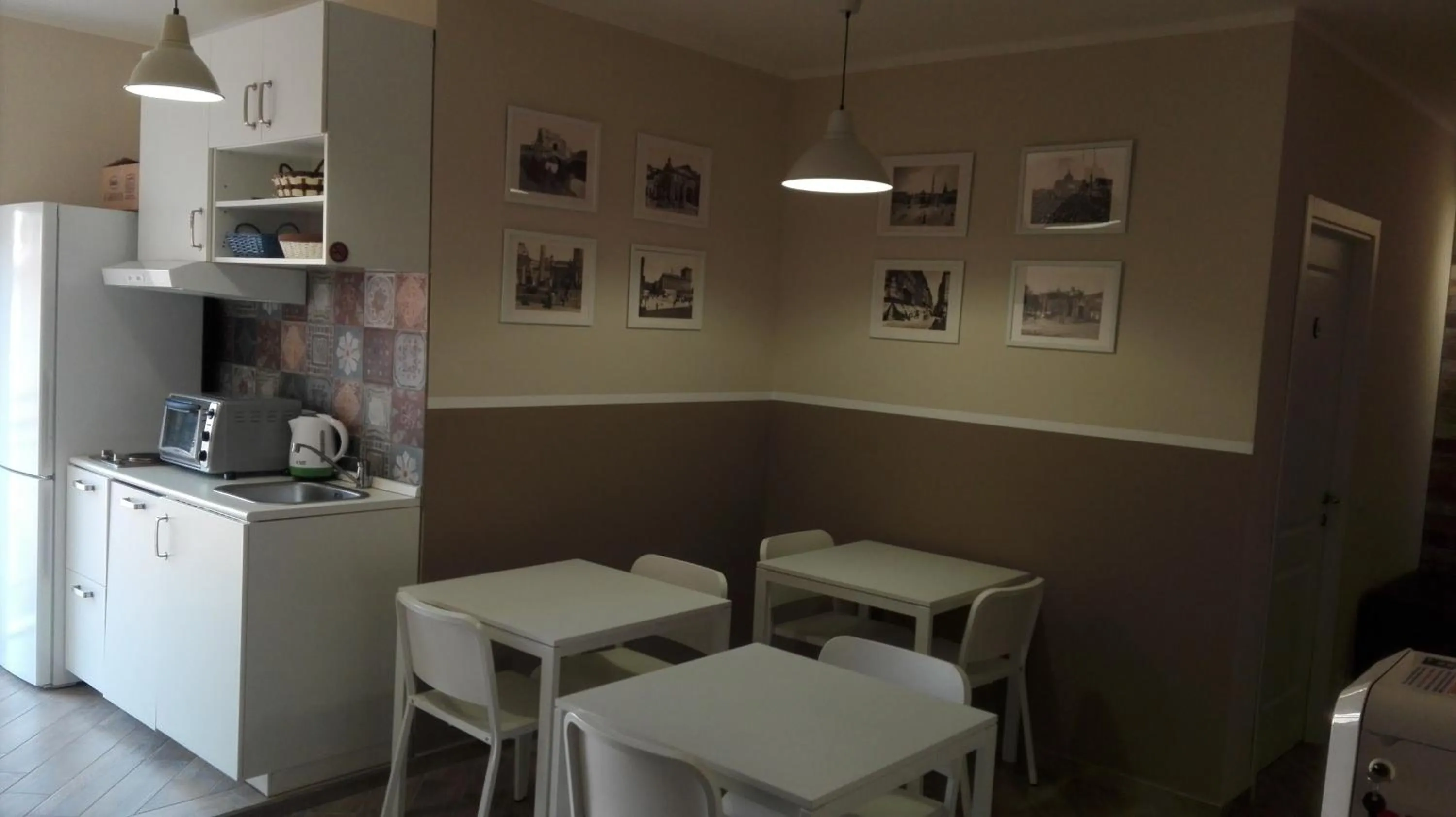 Communal kitchen in My Sweet Rome Guest House