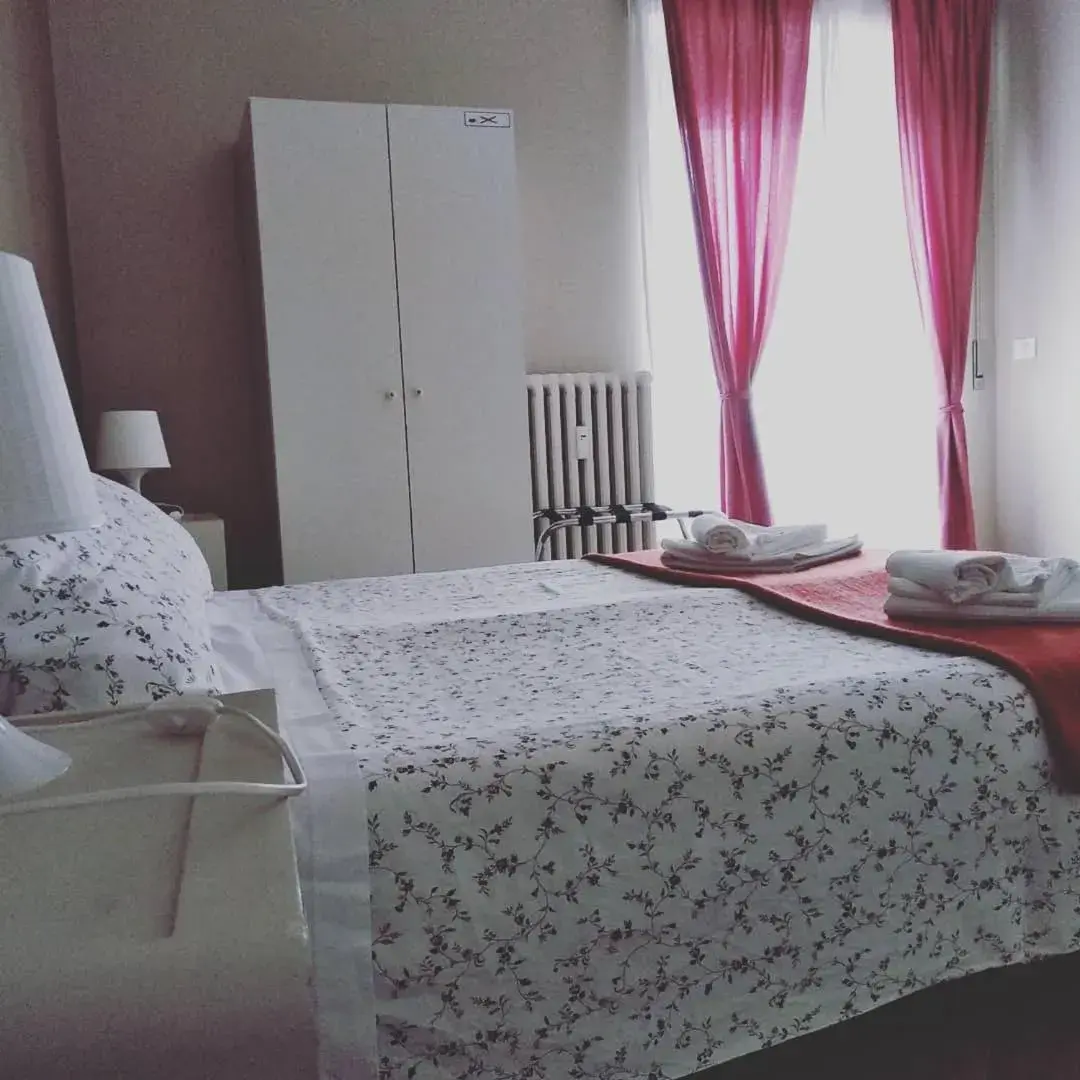 Bed in My Sweet Rome Guest House Bed in My Sweet Rome Guest House