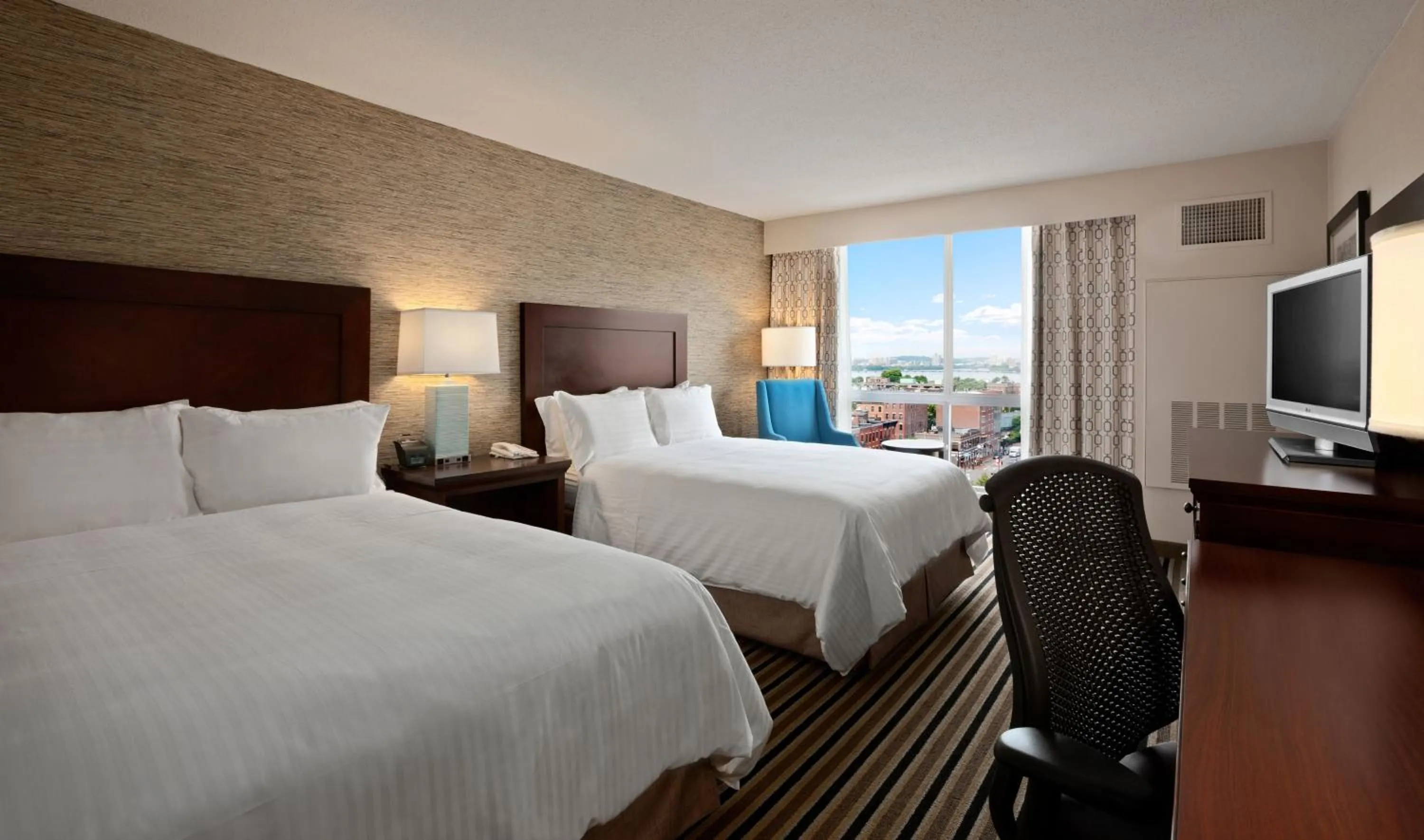 Bedroom, Bed in Wyndham Boston Beacon Hill