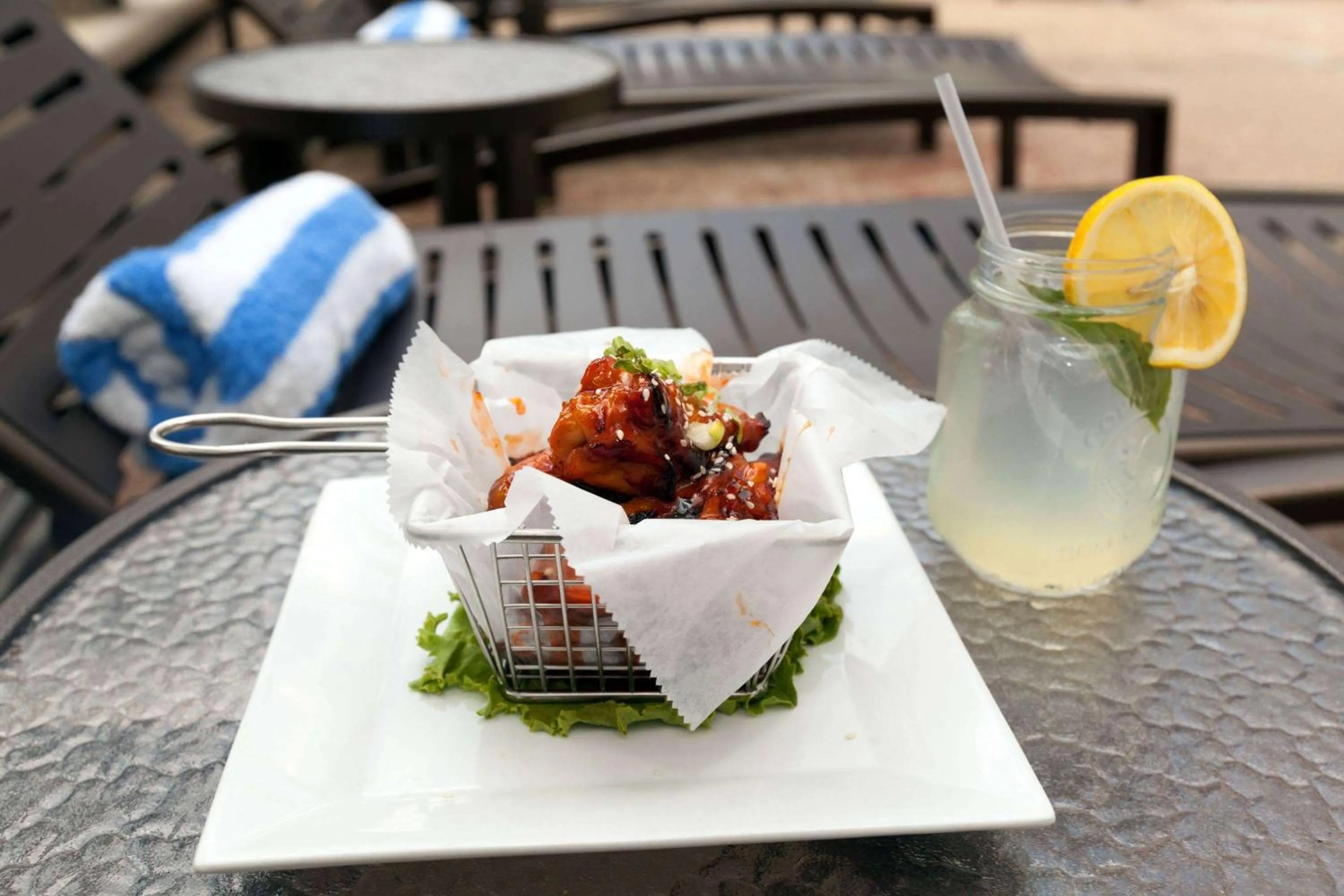 Restaurant/places to eat in Wyndham Boston Beacon Hill