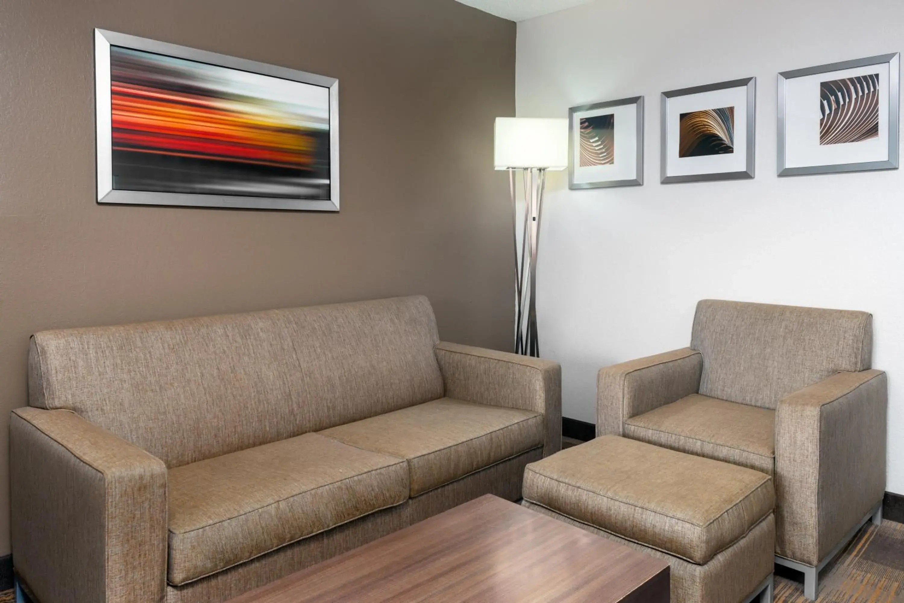 Living room in Holiday Inn Miami-Doral Area by IHG Living room in Holiday Inn Miami-Doral Area by IHG