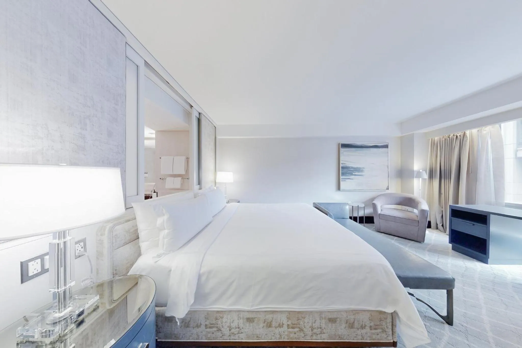 Photo of the whole room, Bed in InterContinental Boston by IHG