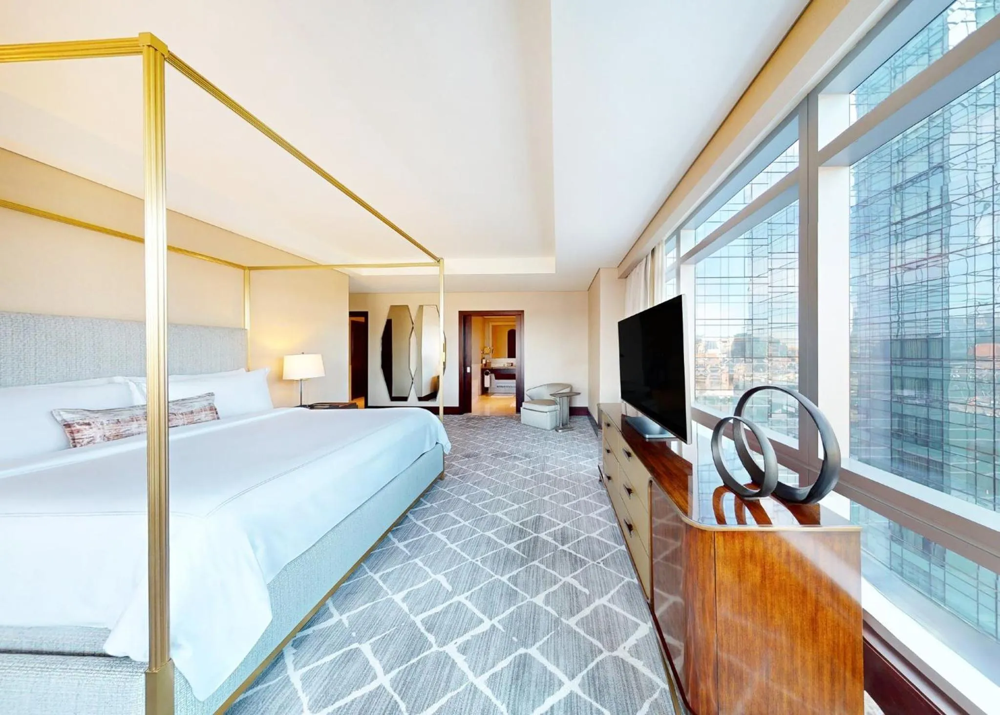 Photo of the whole room, Bed in InterContinental Boston by IHG