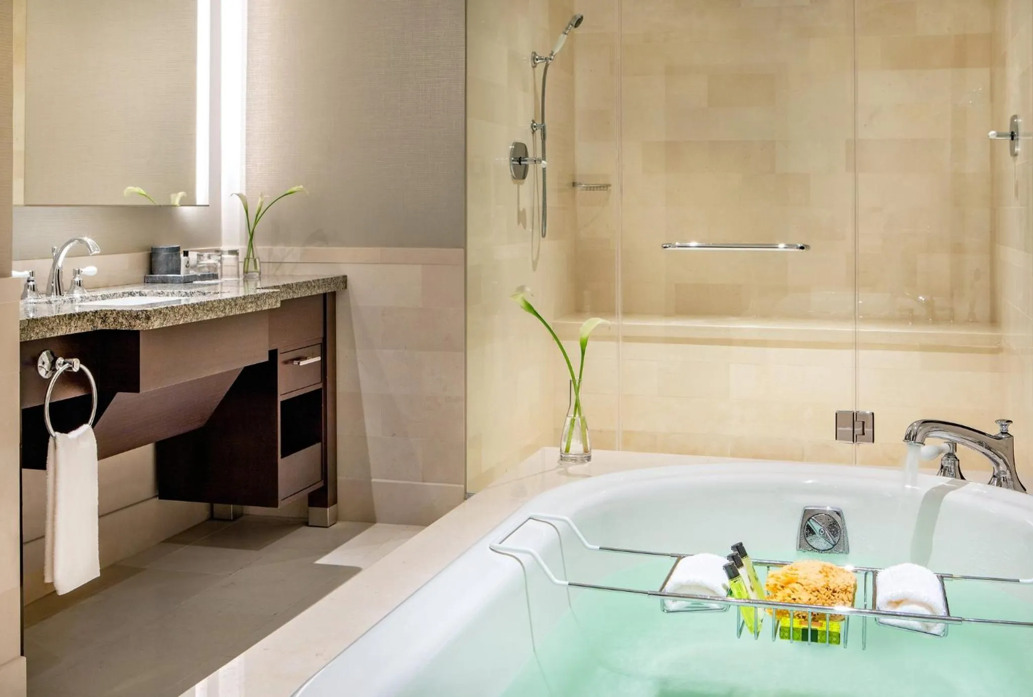 Photo of the whole room in InterContinental Boston by IHG