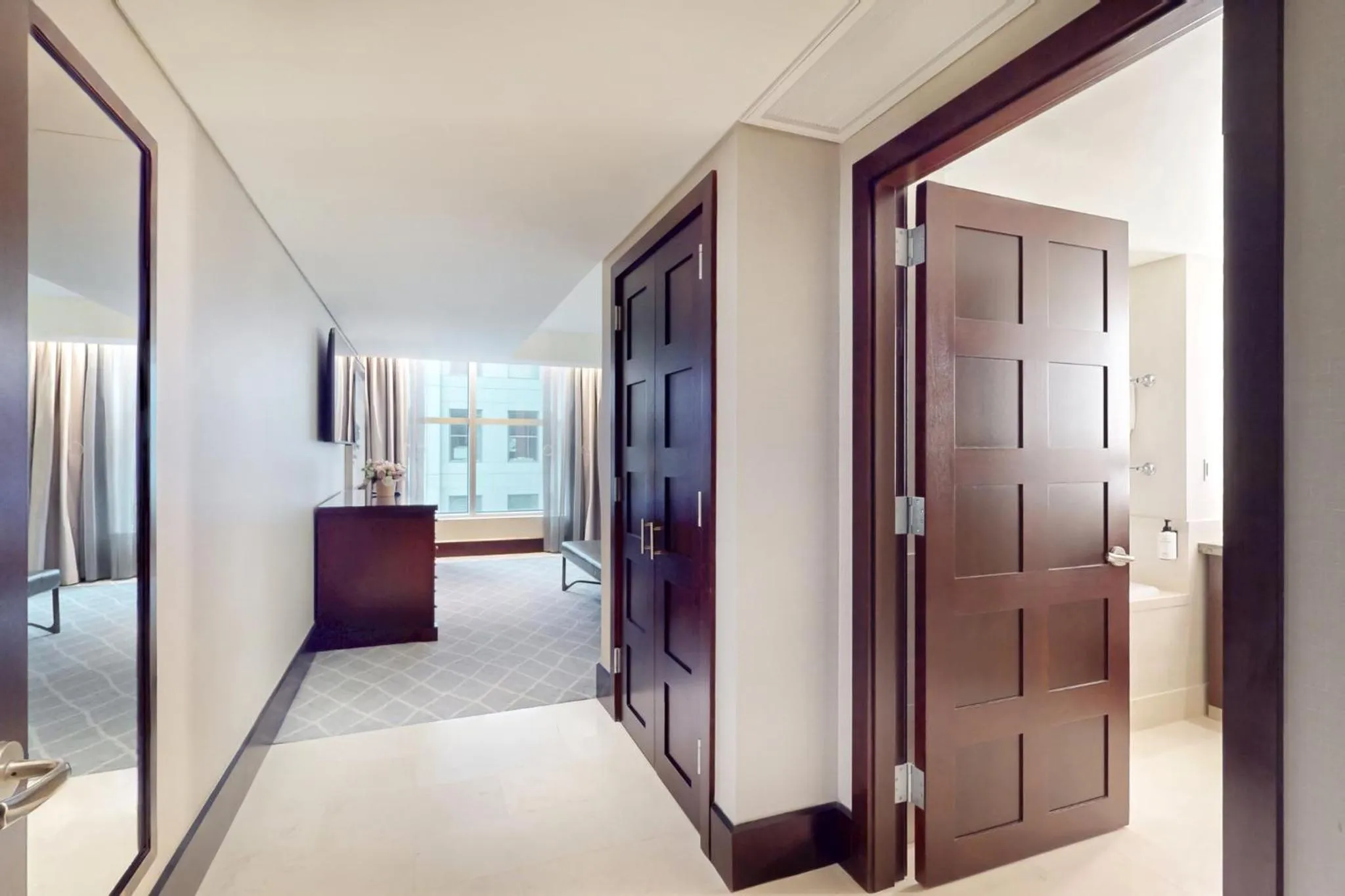 Photo of the whole room, Bed in InterContinental Boston by IHG