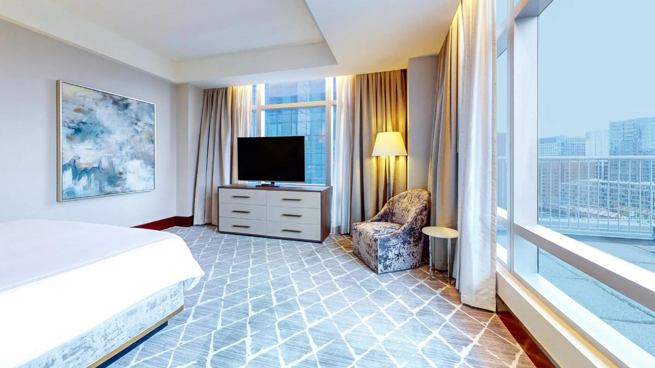 Photo of the whole room, Bed in InterContinental Boston by IHG