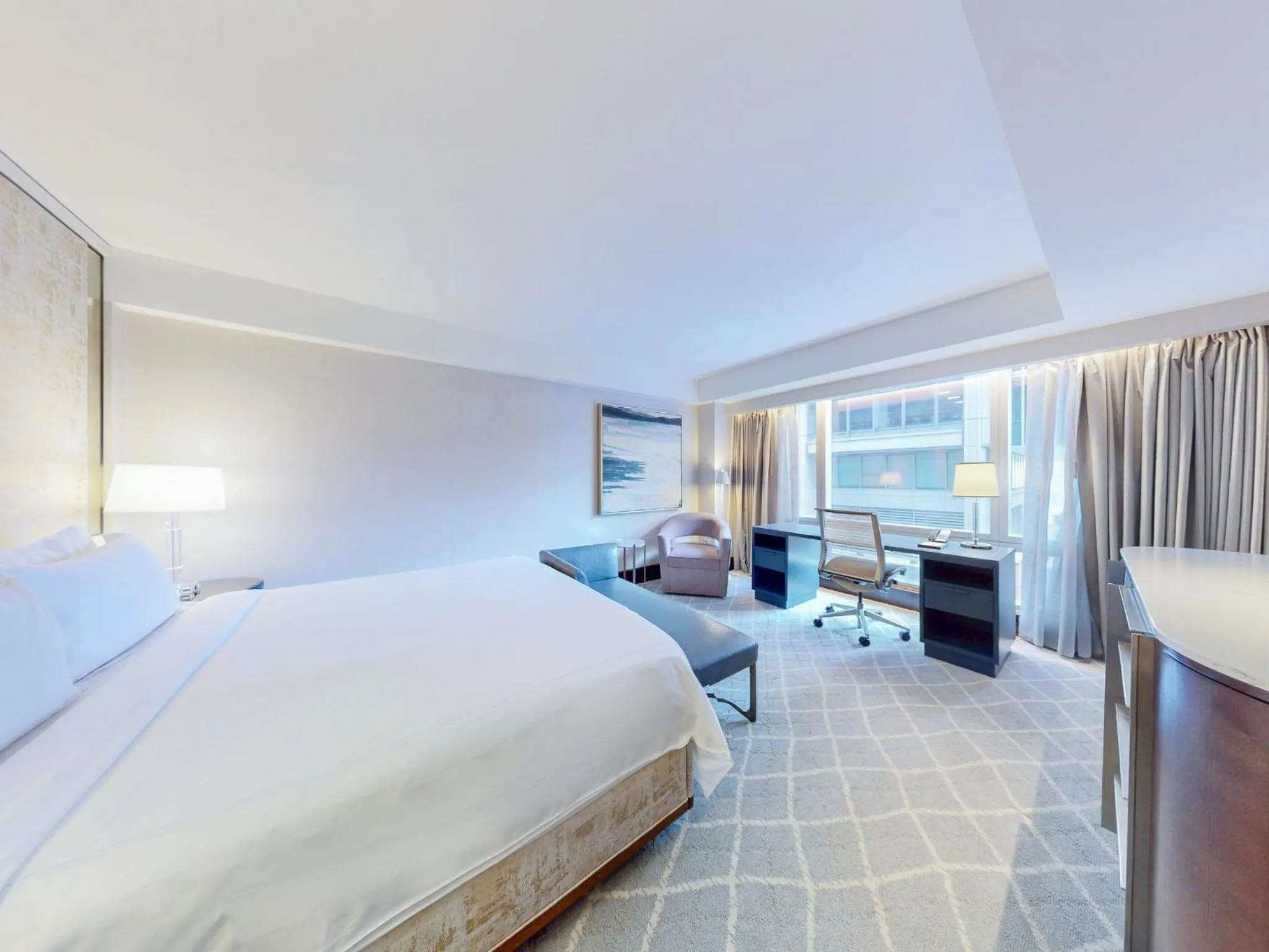 Photo of the whole room, Bed in InterContinental Boston by IHG