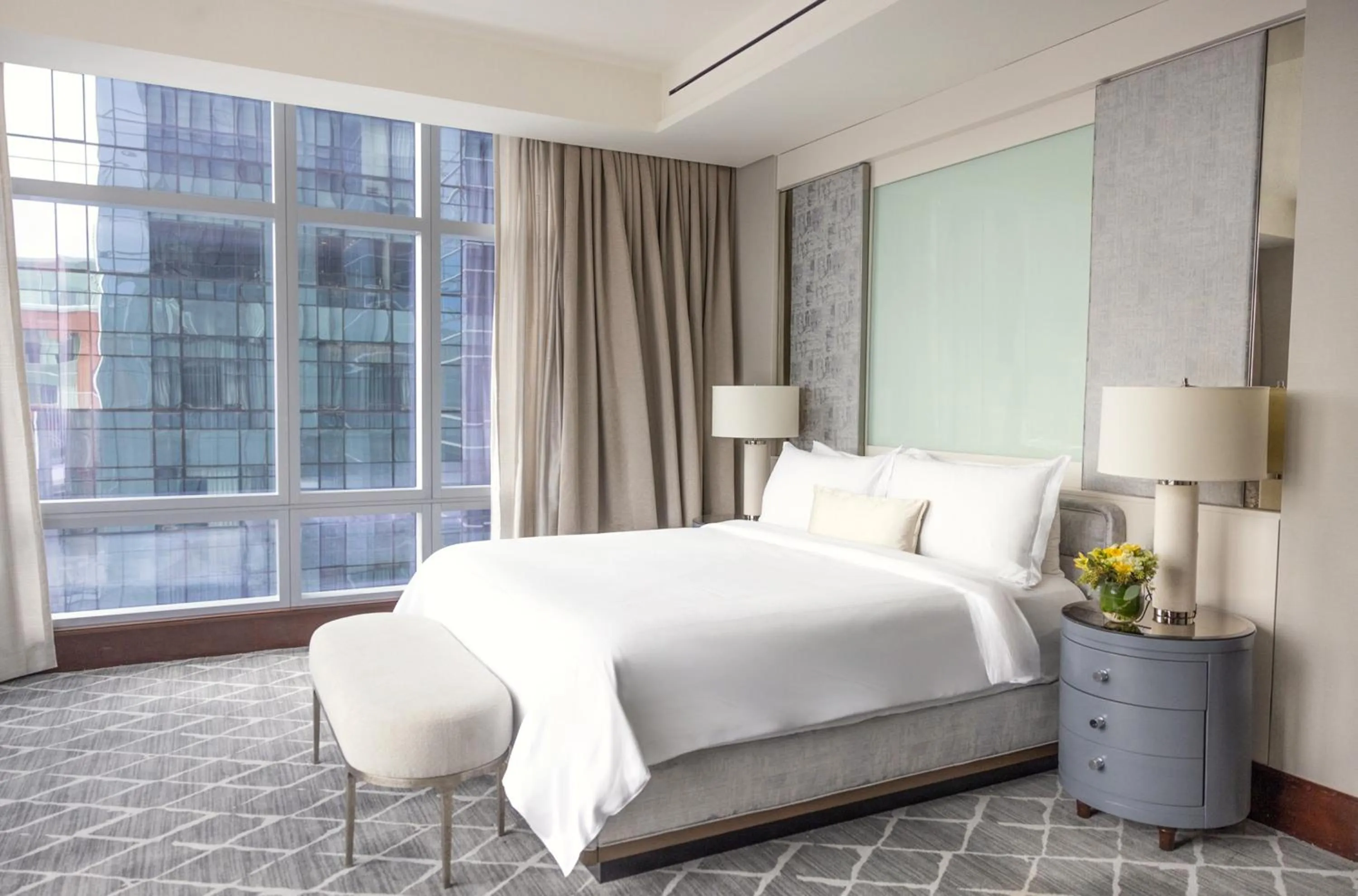 Photo of the whole room, Bed in InterContinental Boston by IHG