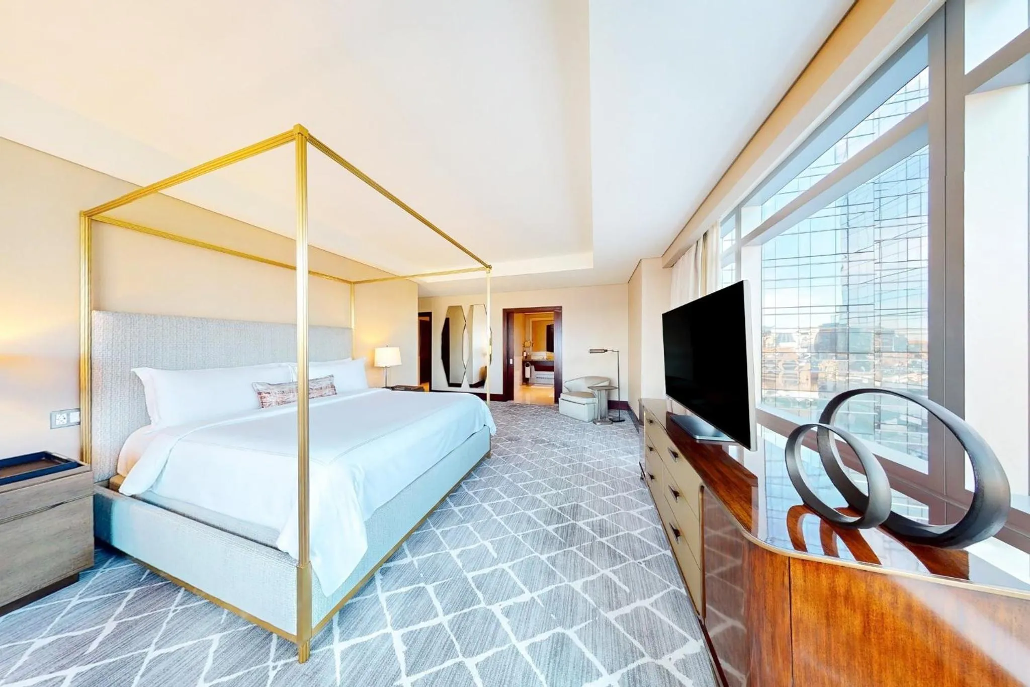 Photo of the whole room, Bed in InterContinental Boston by IHG