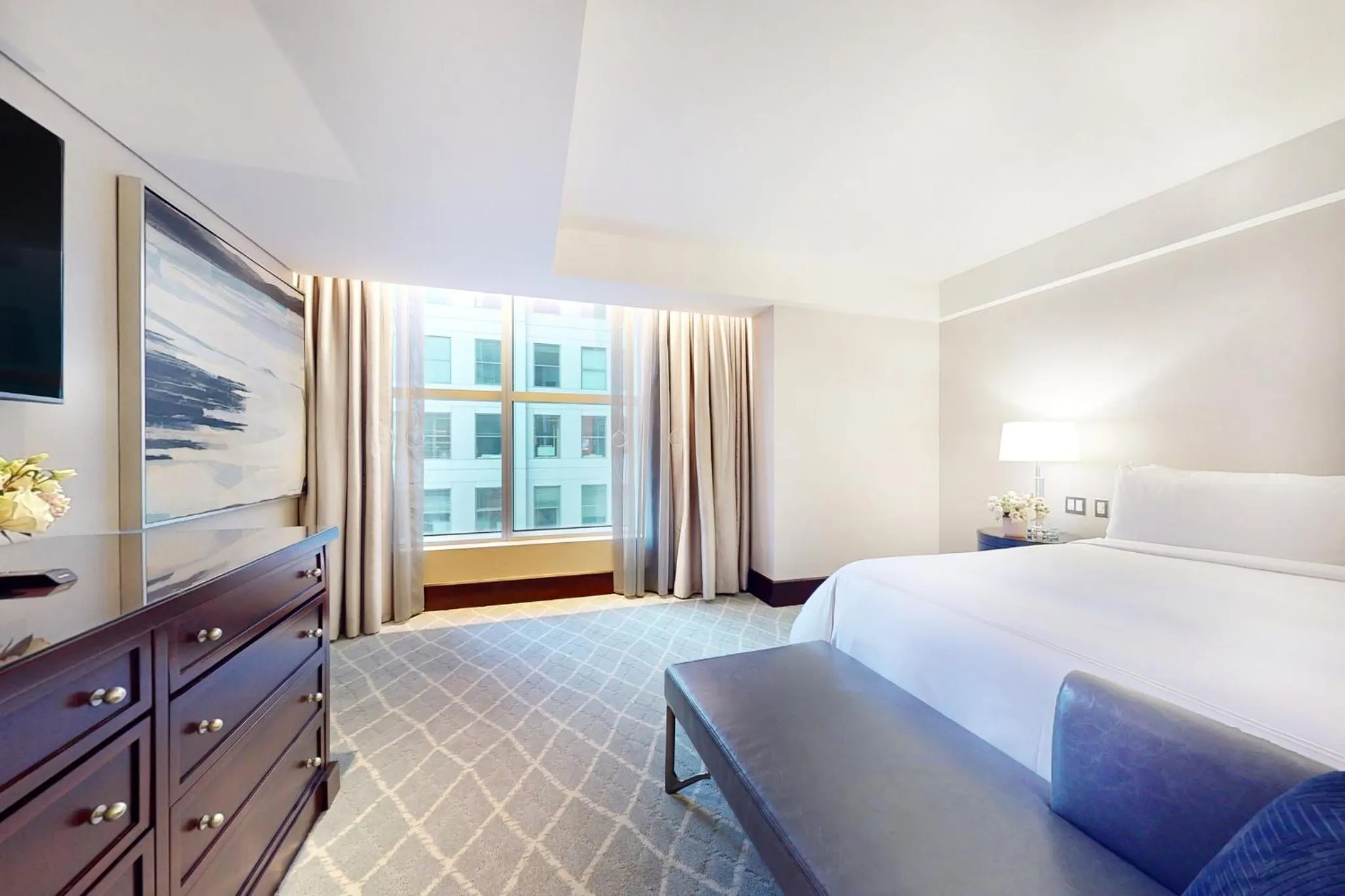 Photo of the whole room, Bed in InterContinental Boston by IHG