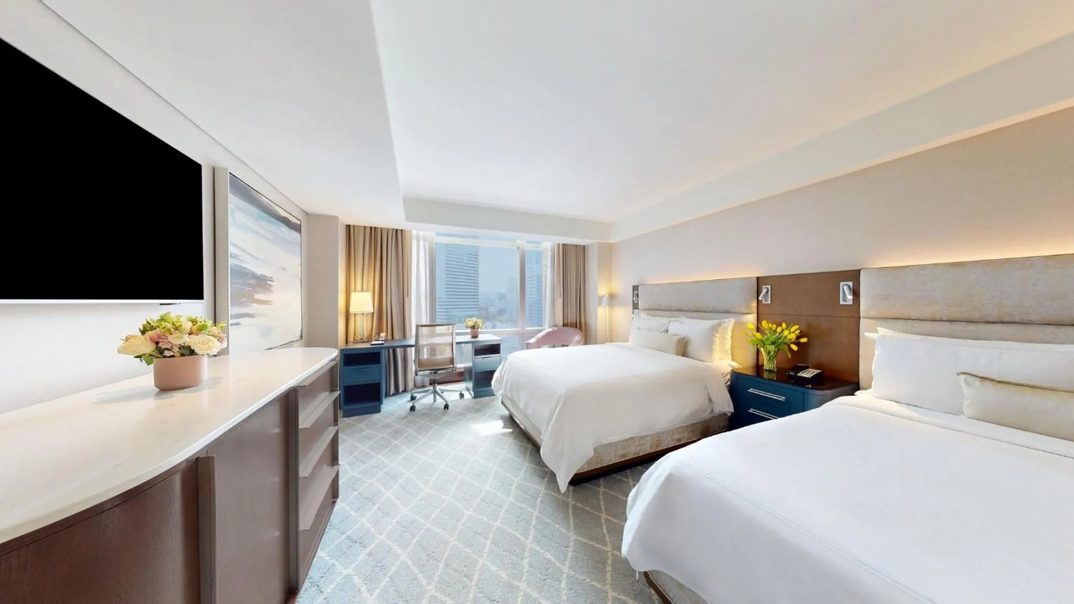 Photo of the whole room, Bed in InterContinental Boston by IHG