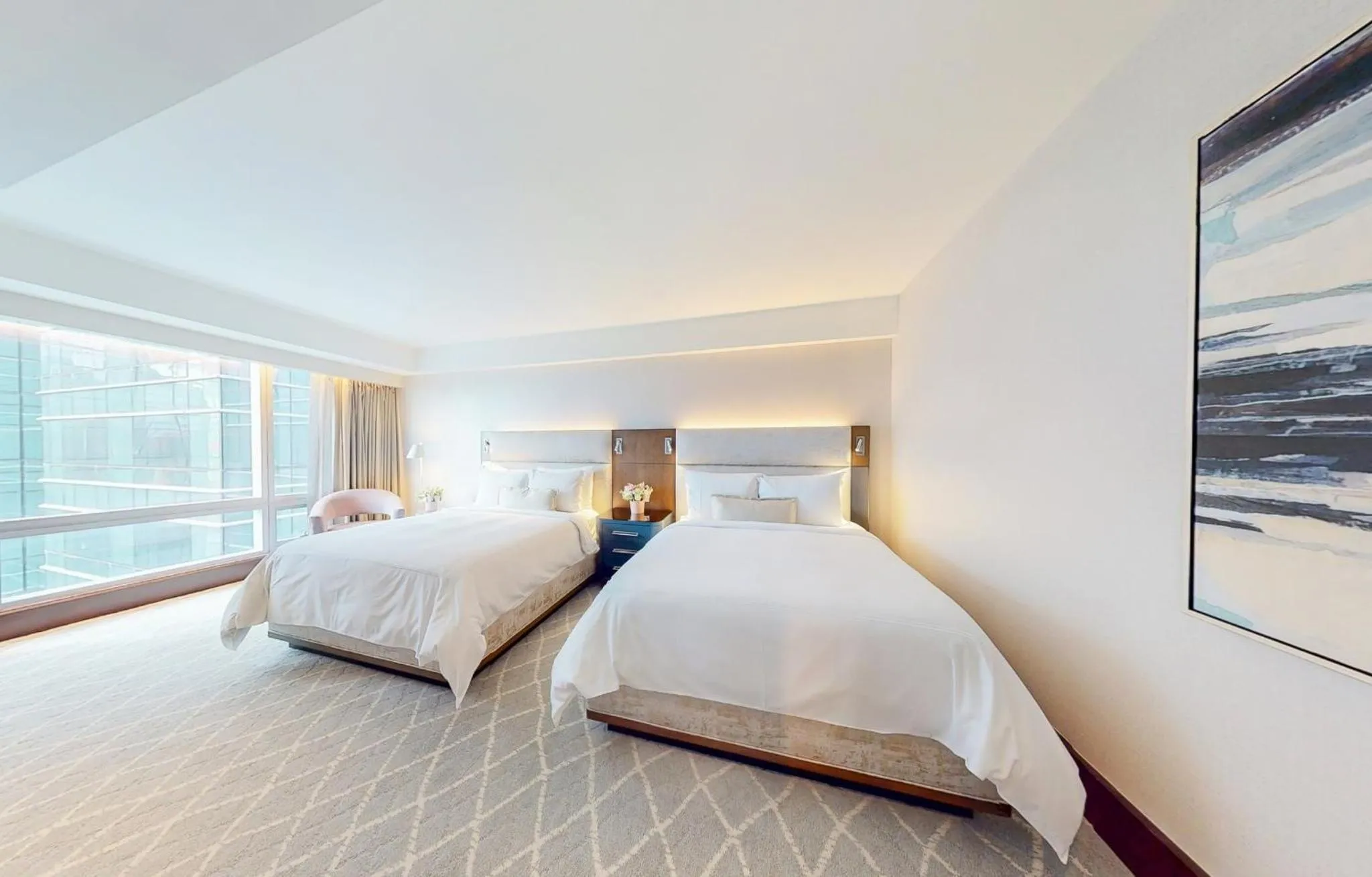 Photo of the whole room, Bed in InterContinental Boston by IHG