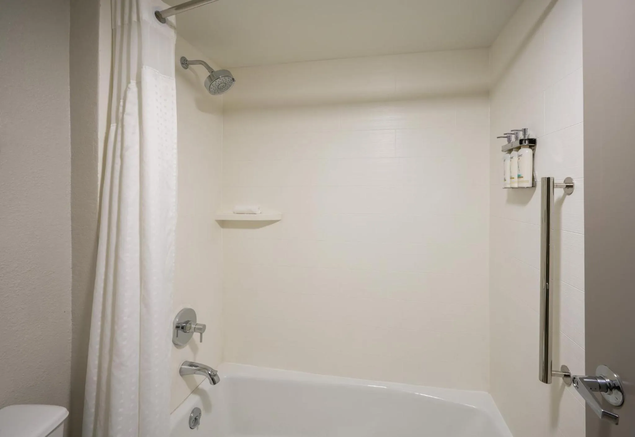 Photo of the whole room in Holiday Inn Express Hotel & Suites Kendall East-Miami by IHG