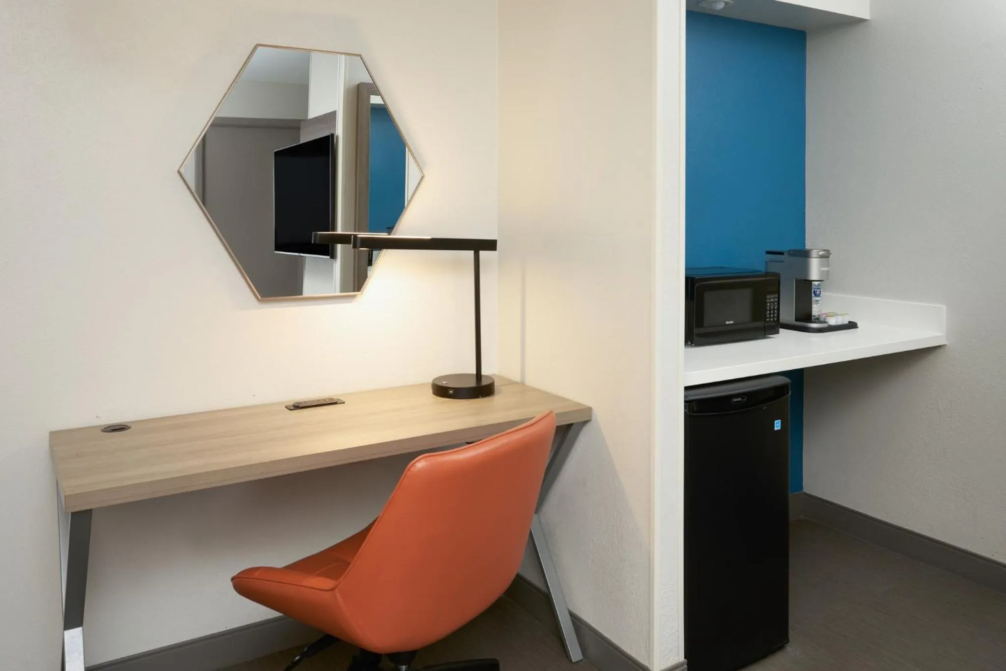 Photo of the whole room in Holiday Inn Express Hotel & Suites Kendall East-Miami by IHG