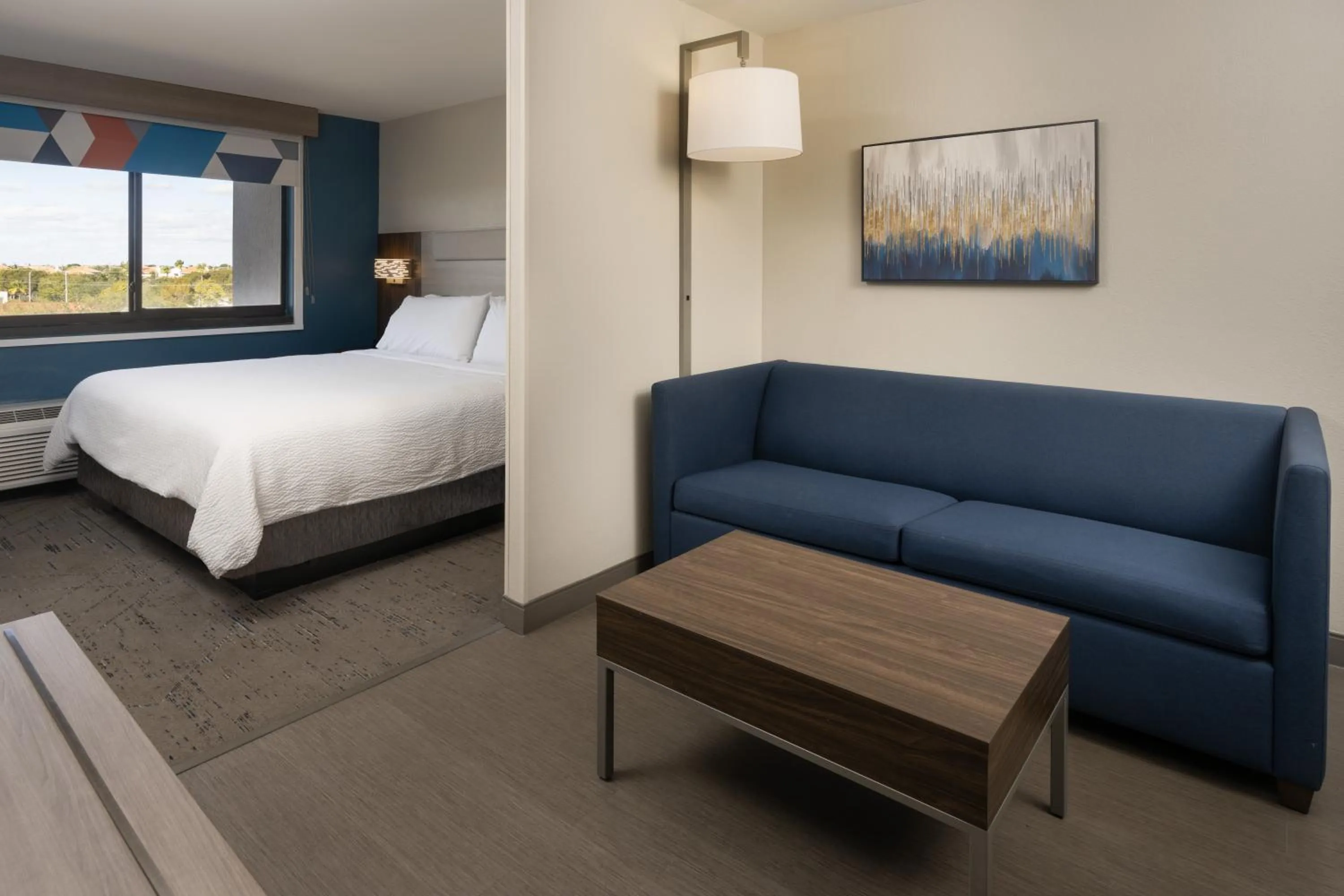 Guests, Bed in Holiday Inn Express Hotel & Suites Kendall East-Miami by IHG