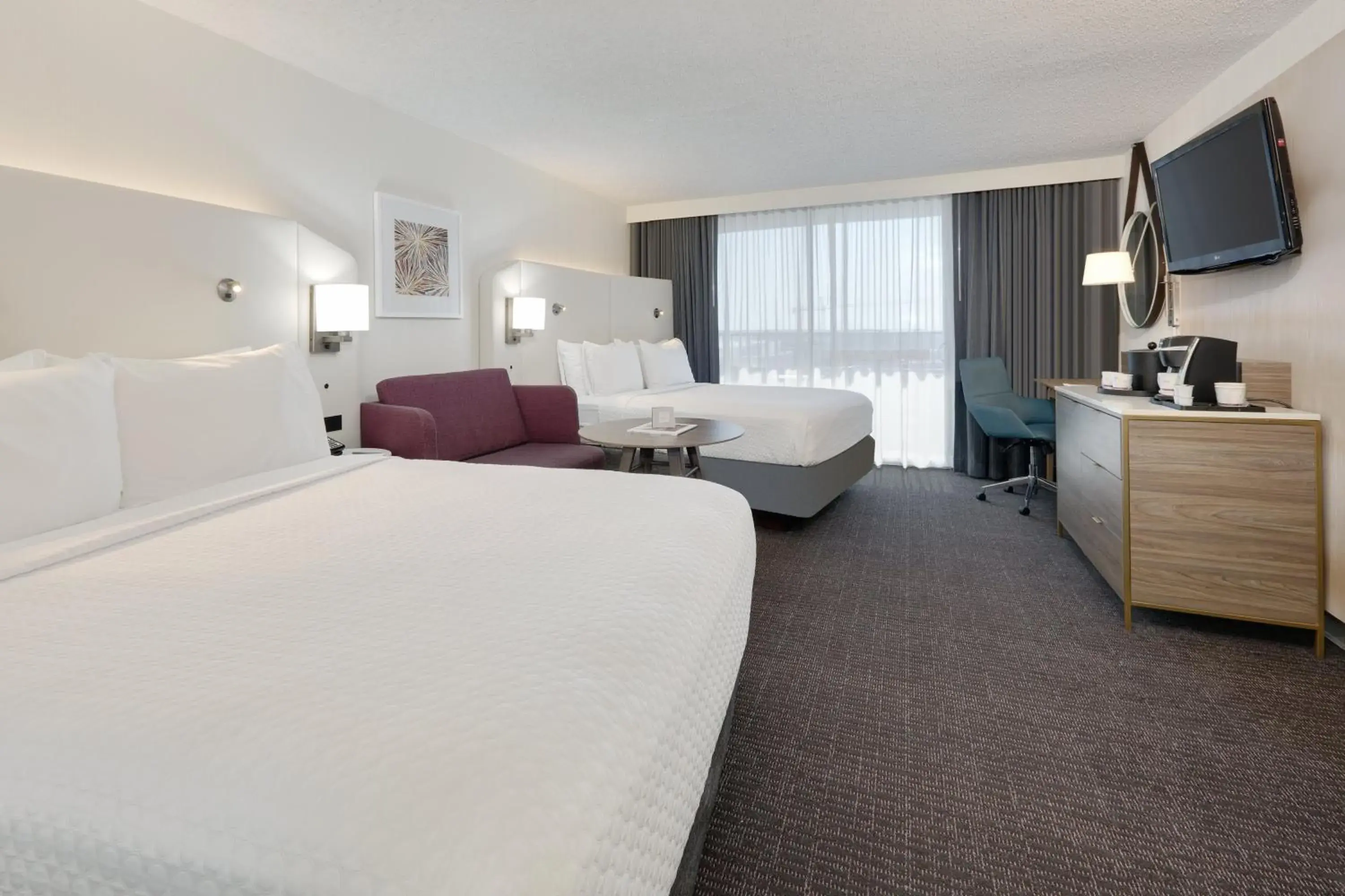 Premium Room with King and Double Bed in Crowne Plaza Dallas Downtown by IHG Premium Room with King and Double Bed in Crowne Plaza Dallas Downtown by IHG