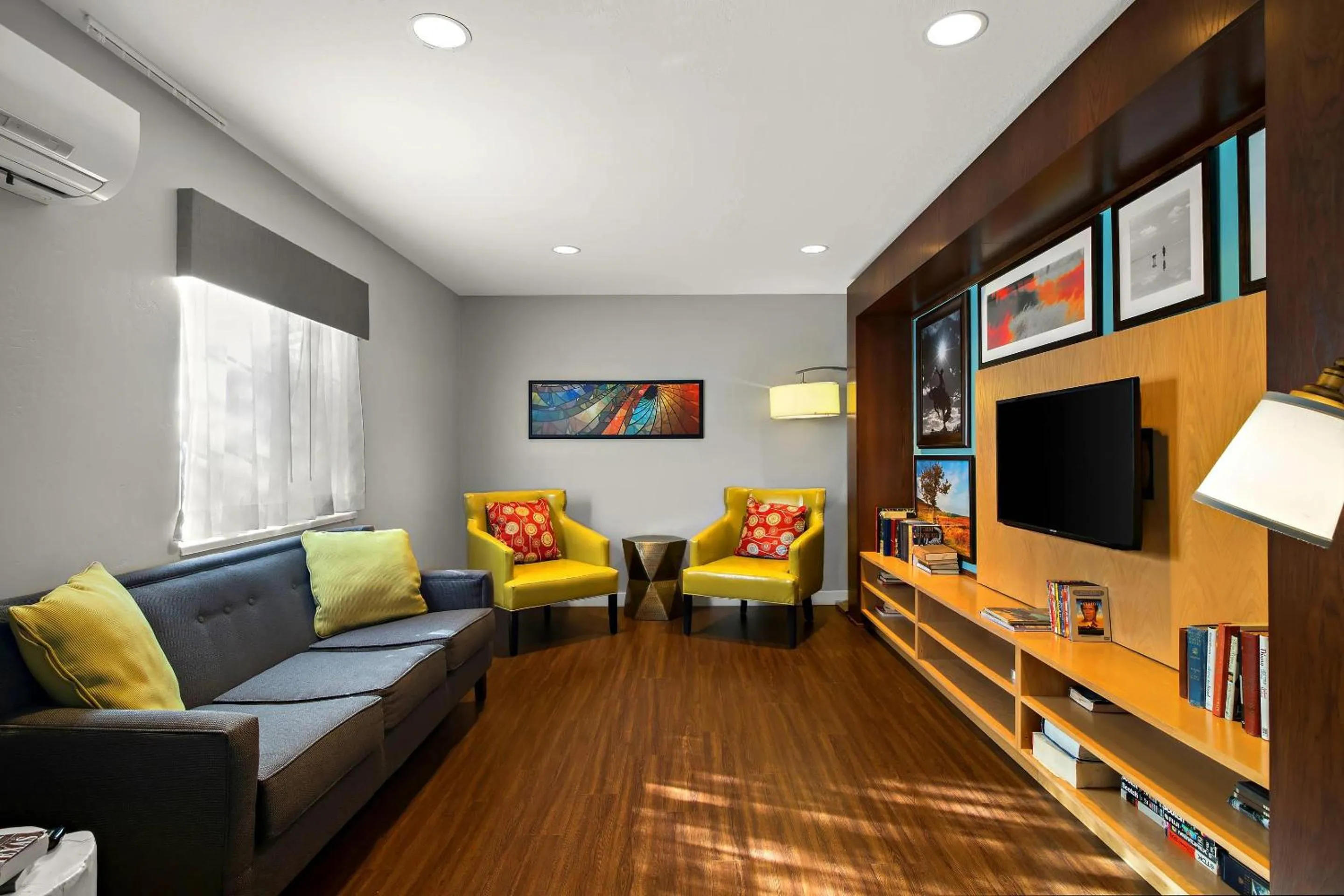 Breakfast in MainStay Suites Salt Lake City Fort Union