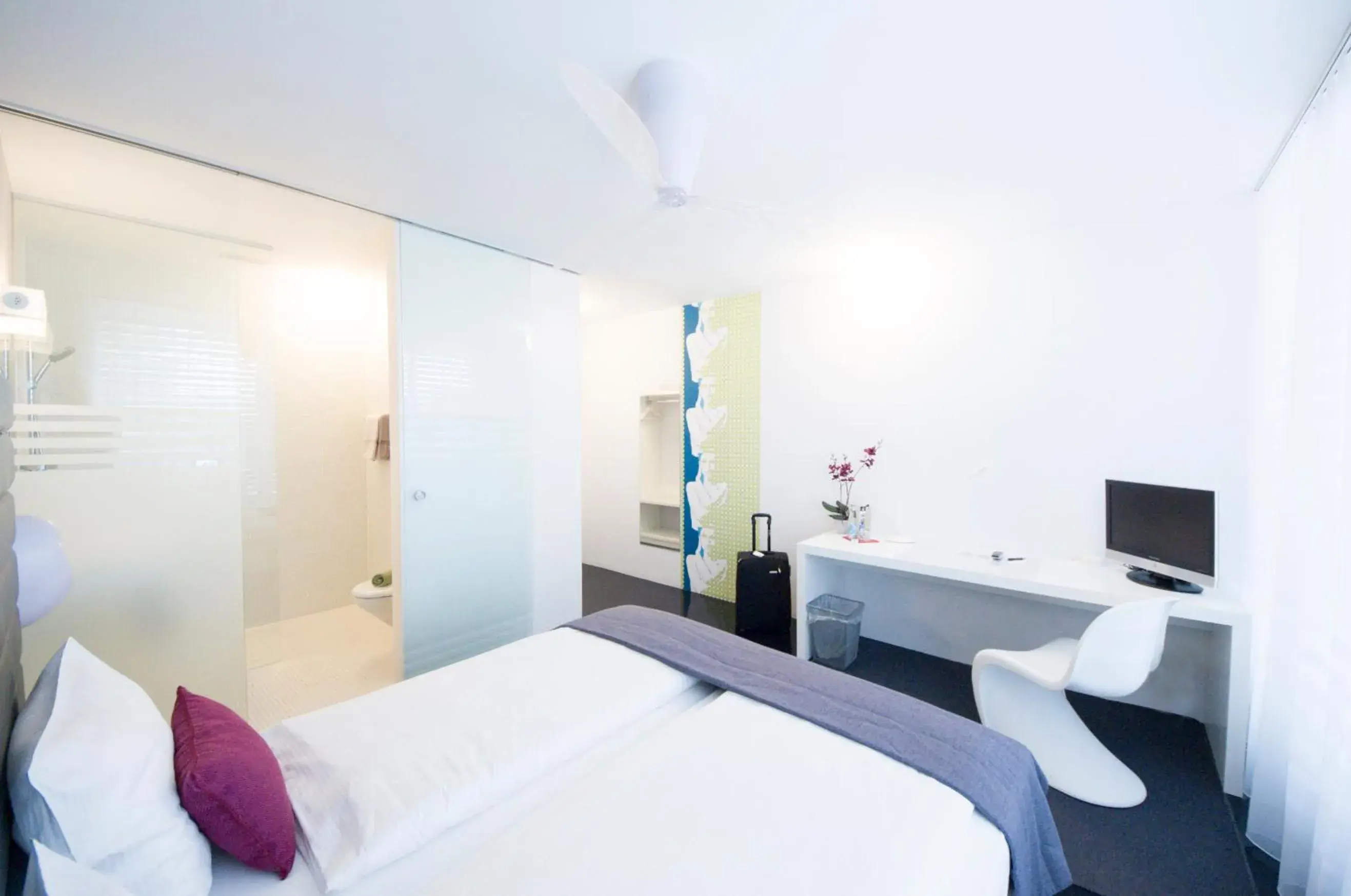 Standard Double Room no pet - single occupancy in Sky Design Motel Standard Double Room no pet - single occupancy in Sky Design Motel