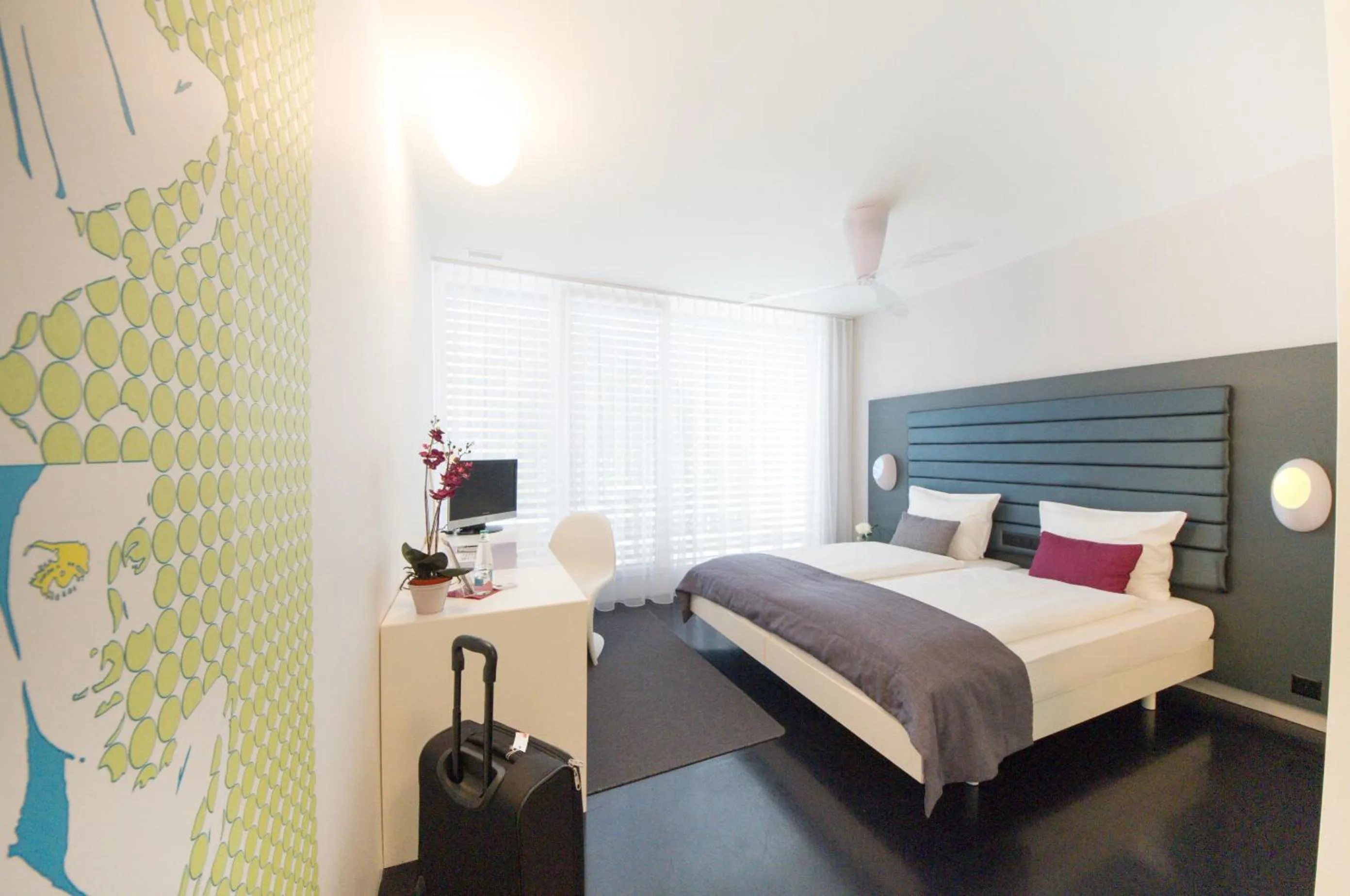 Balcony/Terrace, Bed in Sky Design Motel