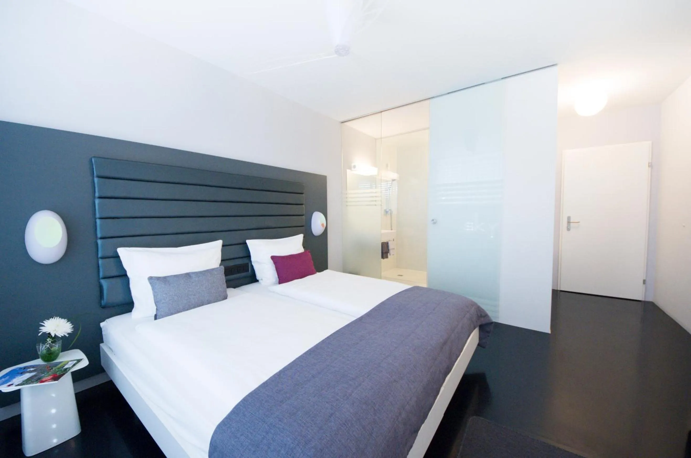 Balcony/Terrace, Bed in Sky Design Motel