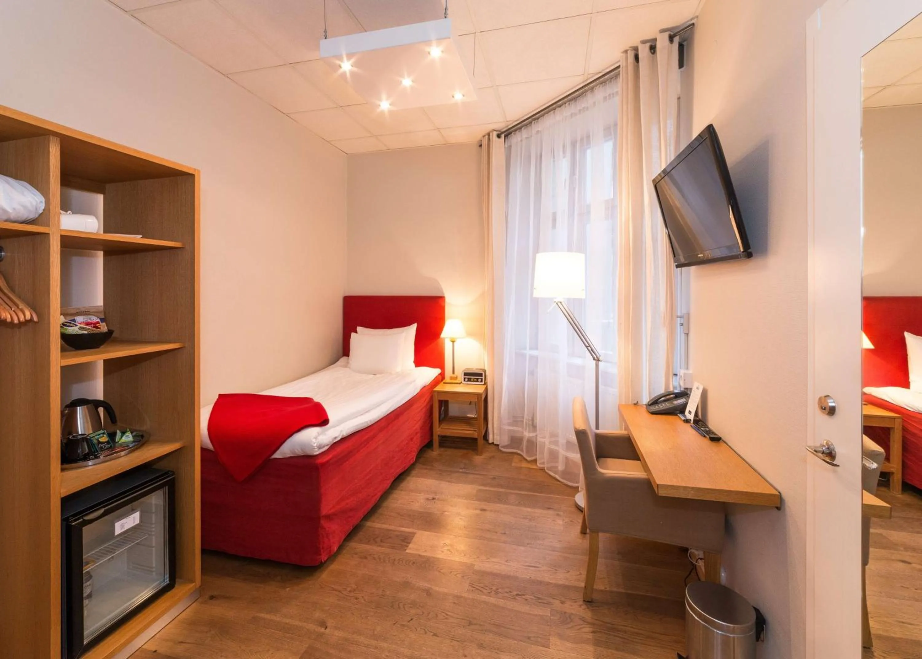 Photo of the whole room, Bed in Hotell Stadsparken