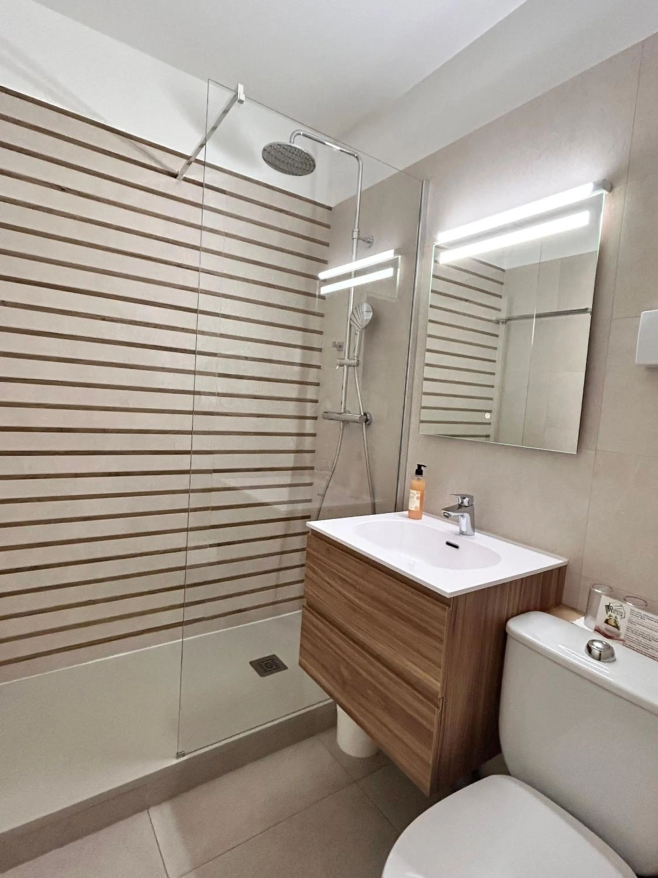 Bathroom in Hôtel La Pinède