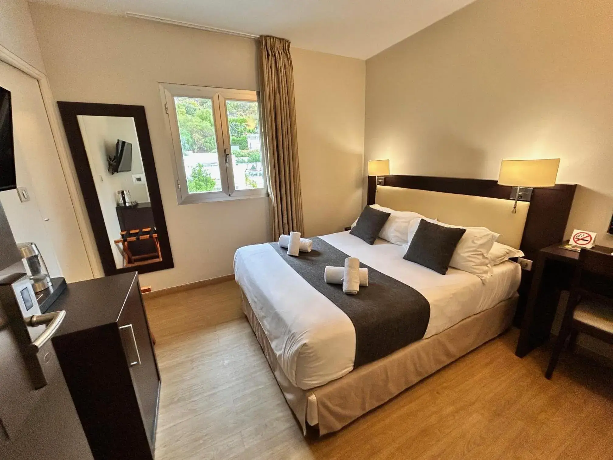 Small Standard Double Room - Mountain Side (43 ft²) in Hôtel La Pinède Small Standard Double Room - Mountain Side (43 ft²) in Hôtel La Pinède