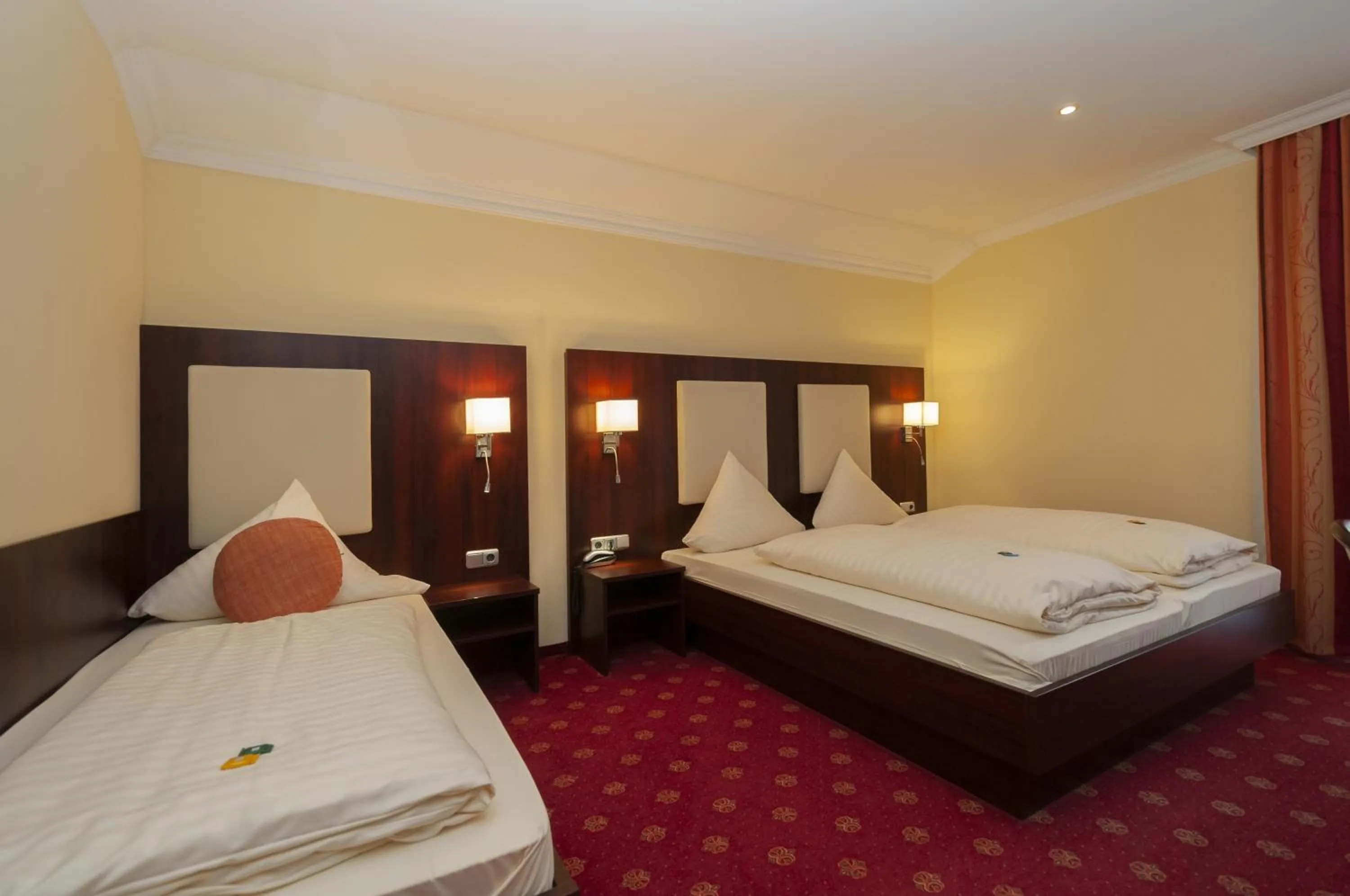 Photo of the whole room, Bed in Hotel Grüne Tanne