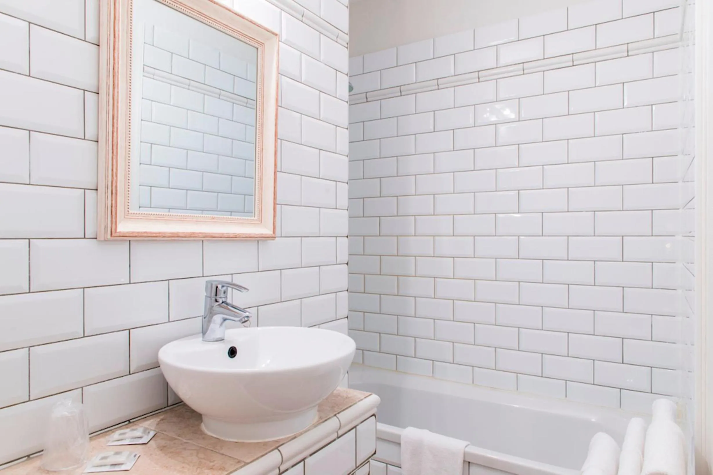 Bathroom in Logis Hôtel Restaurant des Châteaux