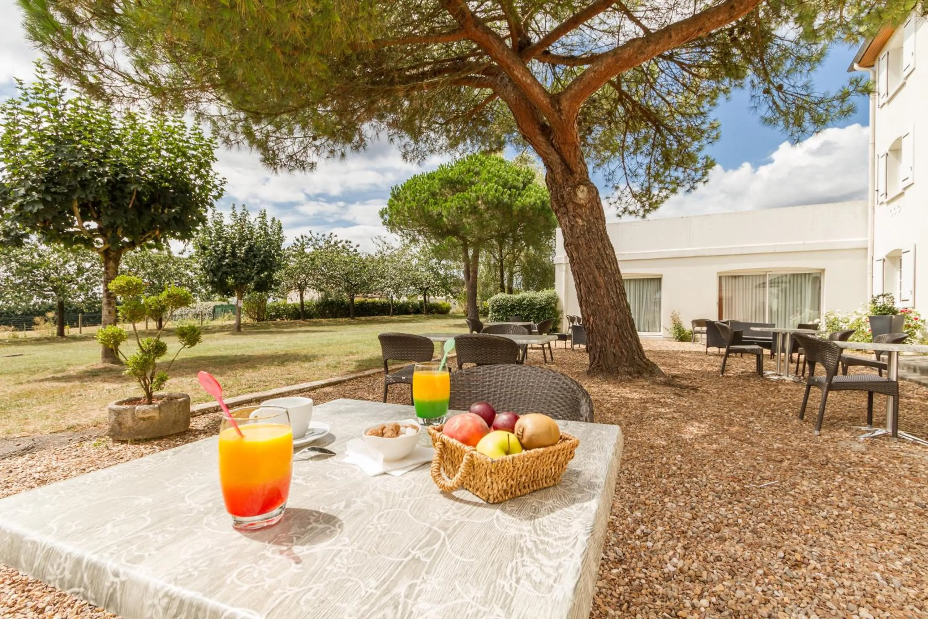 Balcony/Terrace in Logis Hôtel Restaurant des Châteaux