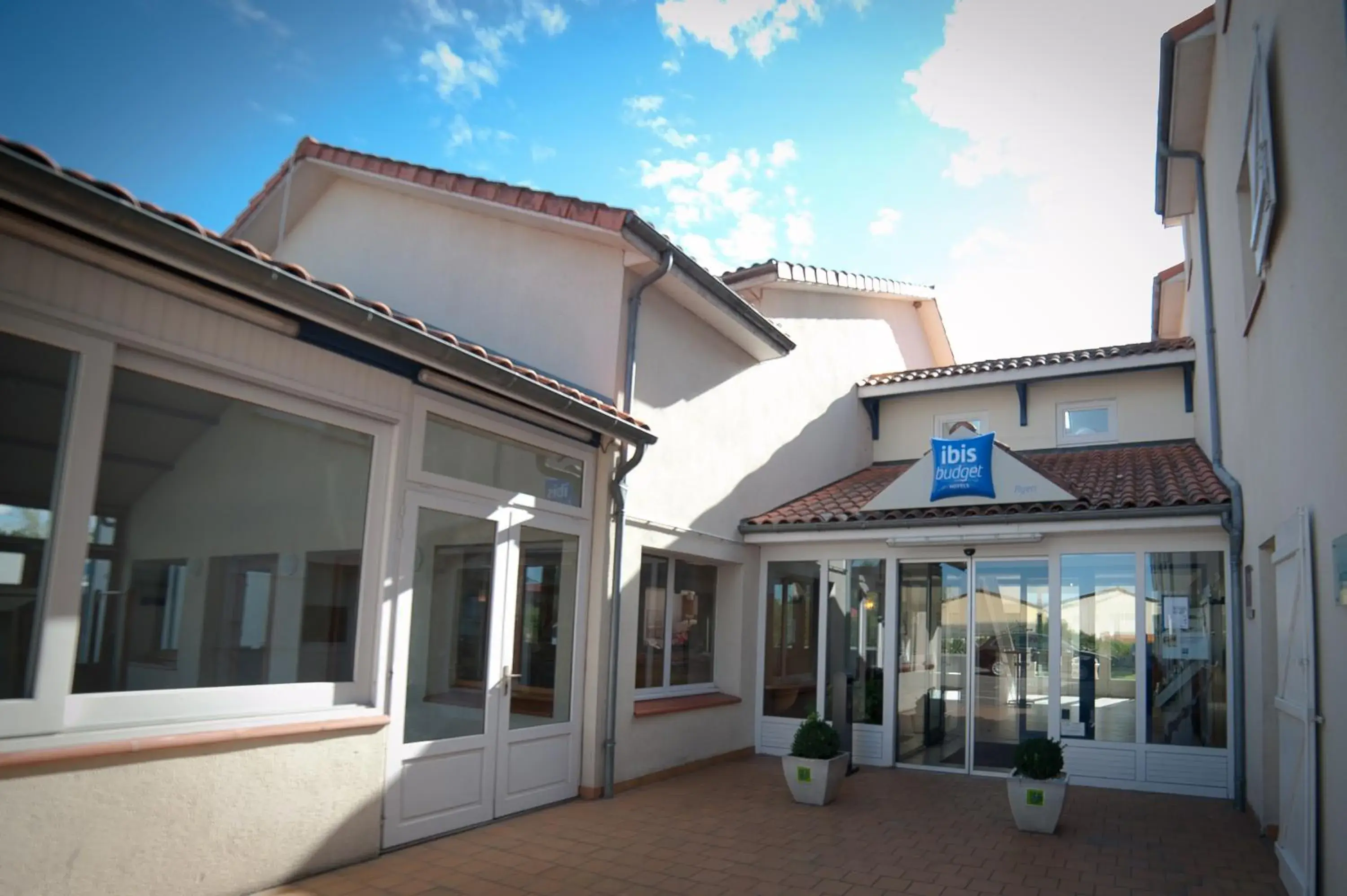 Facade/entrance in Ibis Budget Agen Facade/entrance in Ibis Budget Agen