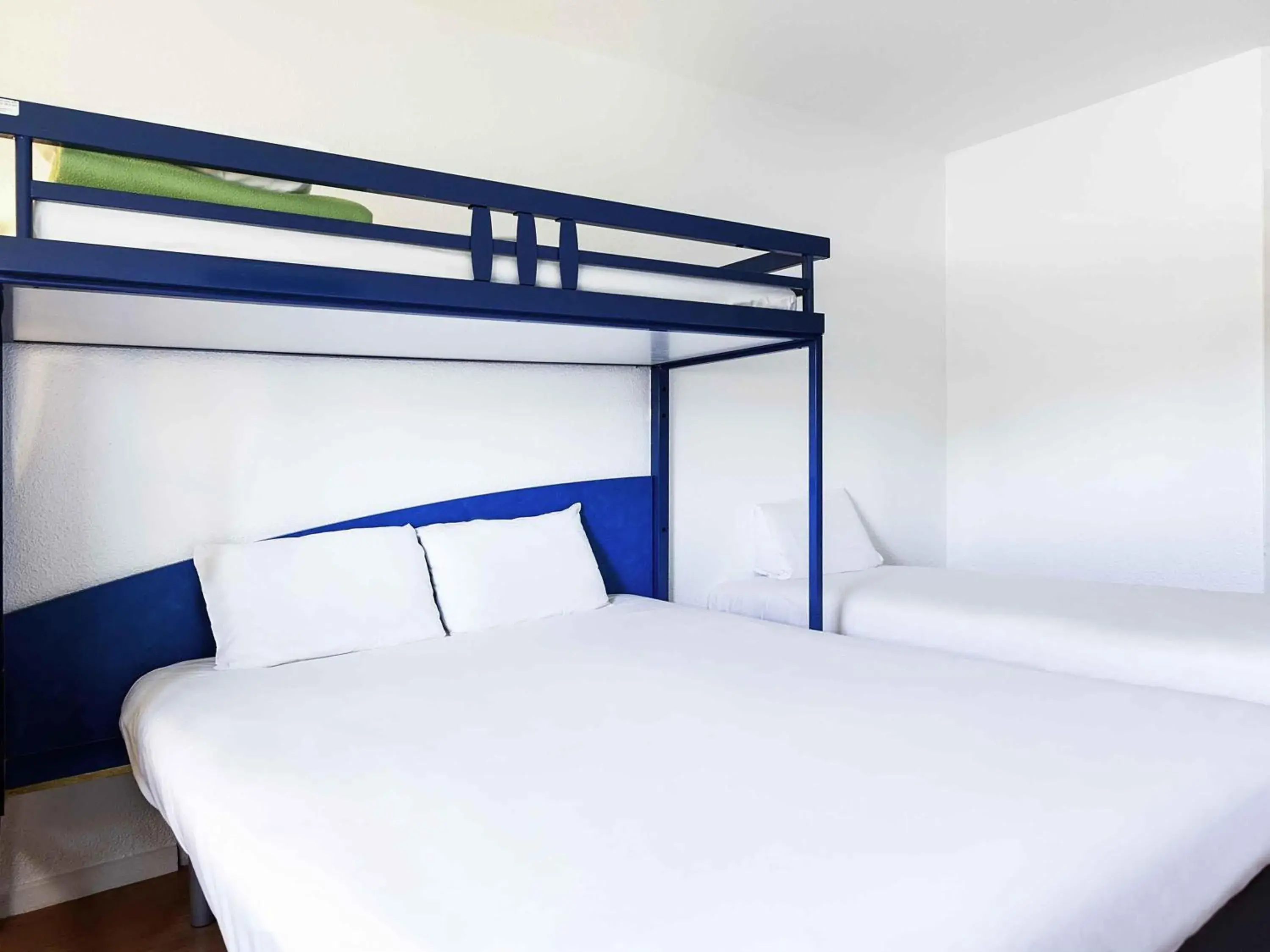 Bedroom, Bed in Ibis Budget Agen Bedroom, Bed in Ibis Budget Agen