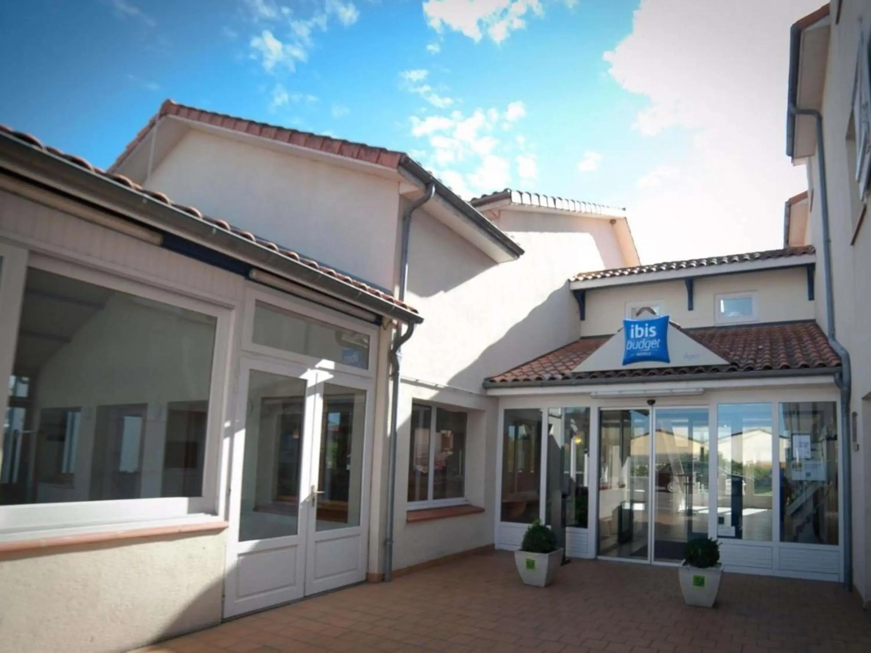 Property building in Ibis Budget Agen Property building in Ibis Budget Agen