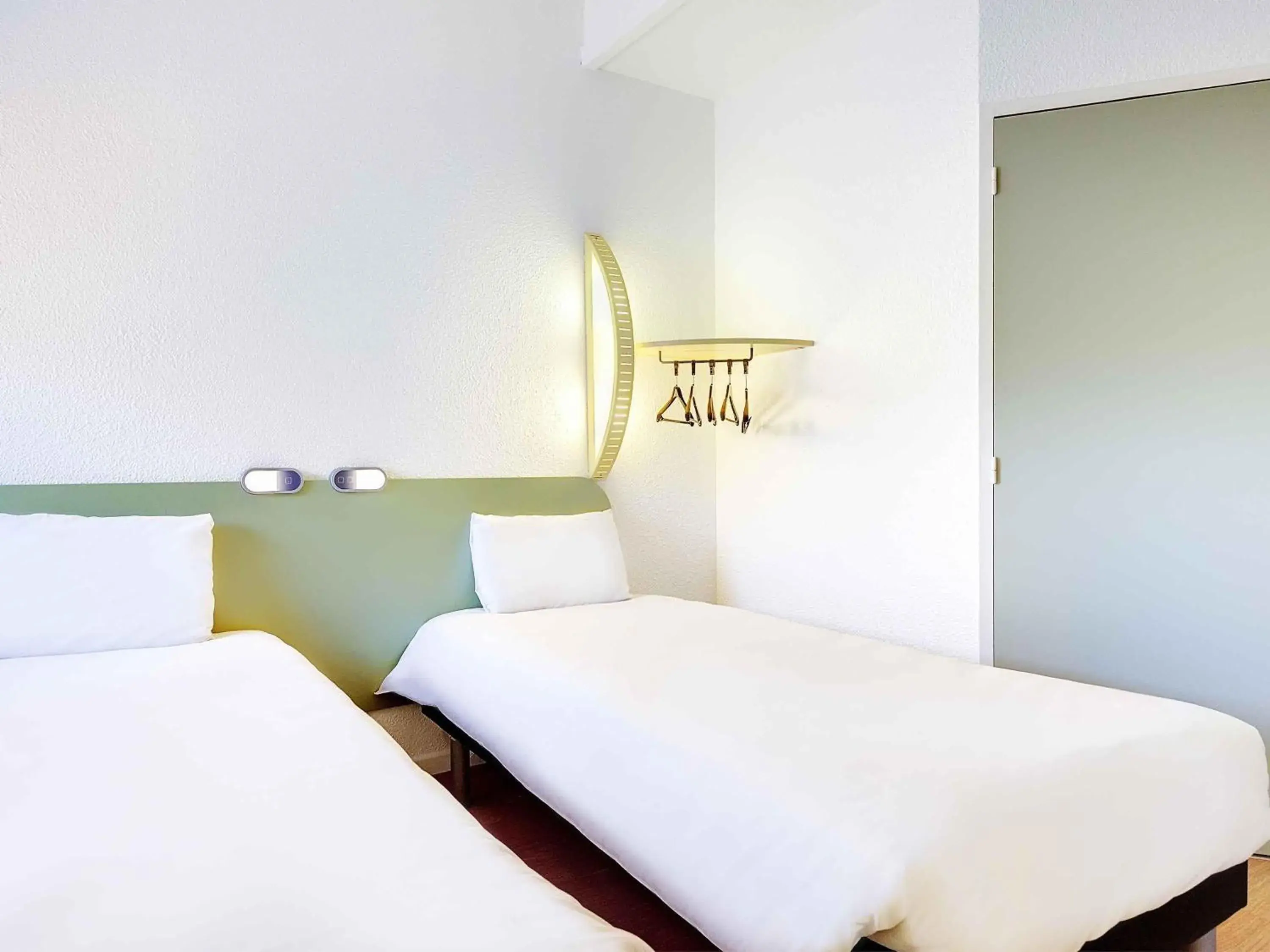 Bedroom, Bed in Ibis Budget Agen Bedroom, Bed in Ibis Budget Agen