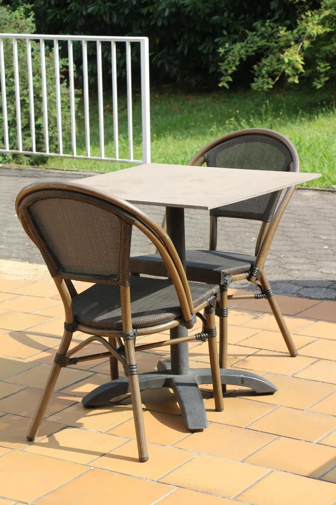 Patio in Ibis Budget Agen