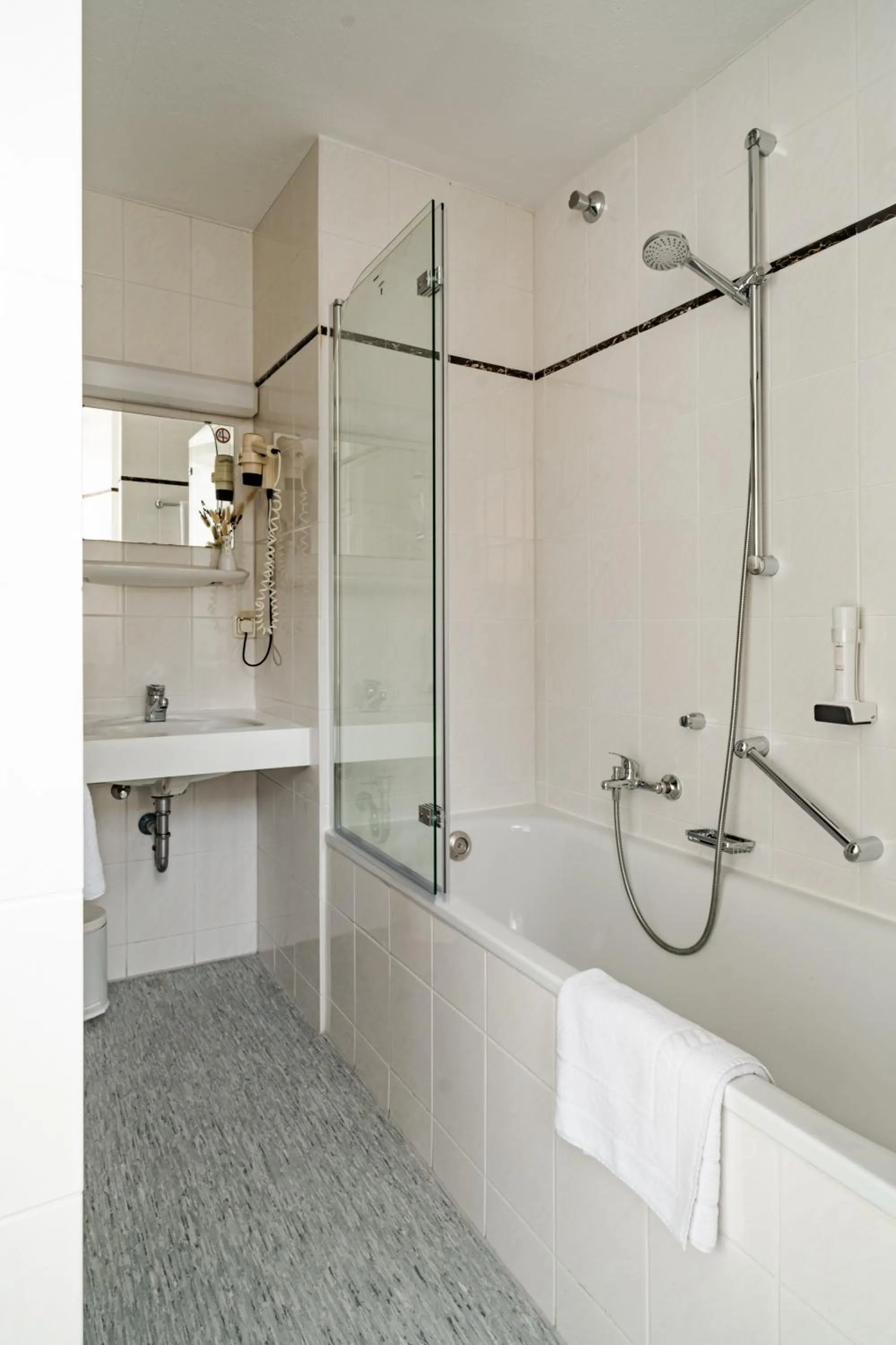 Bathroom in Hotel Goldener Hirsch