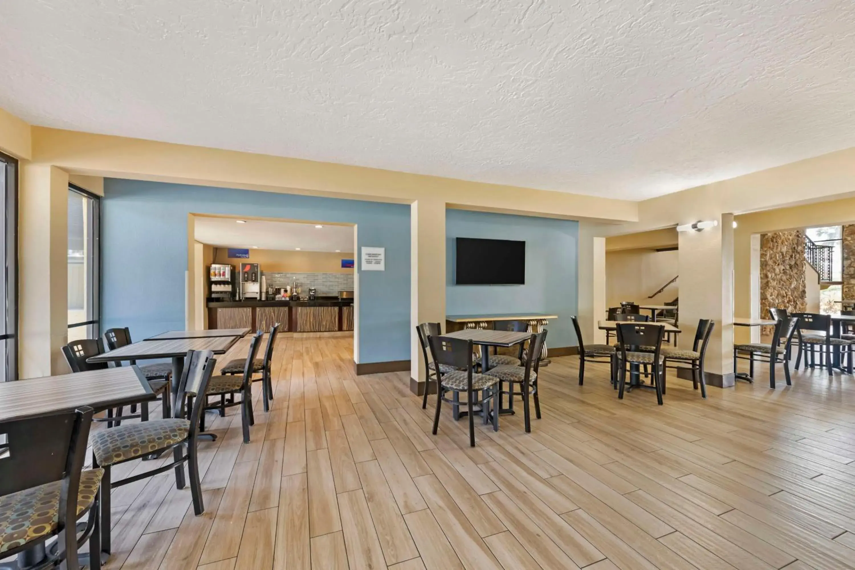 Breakfast in Best Western International Speedway Hotel Breakfast in Best Western International Speedway Hotel