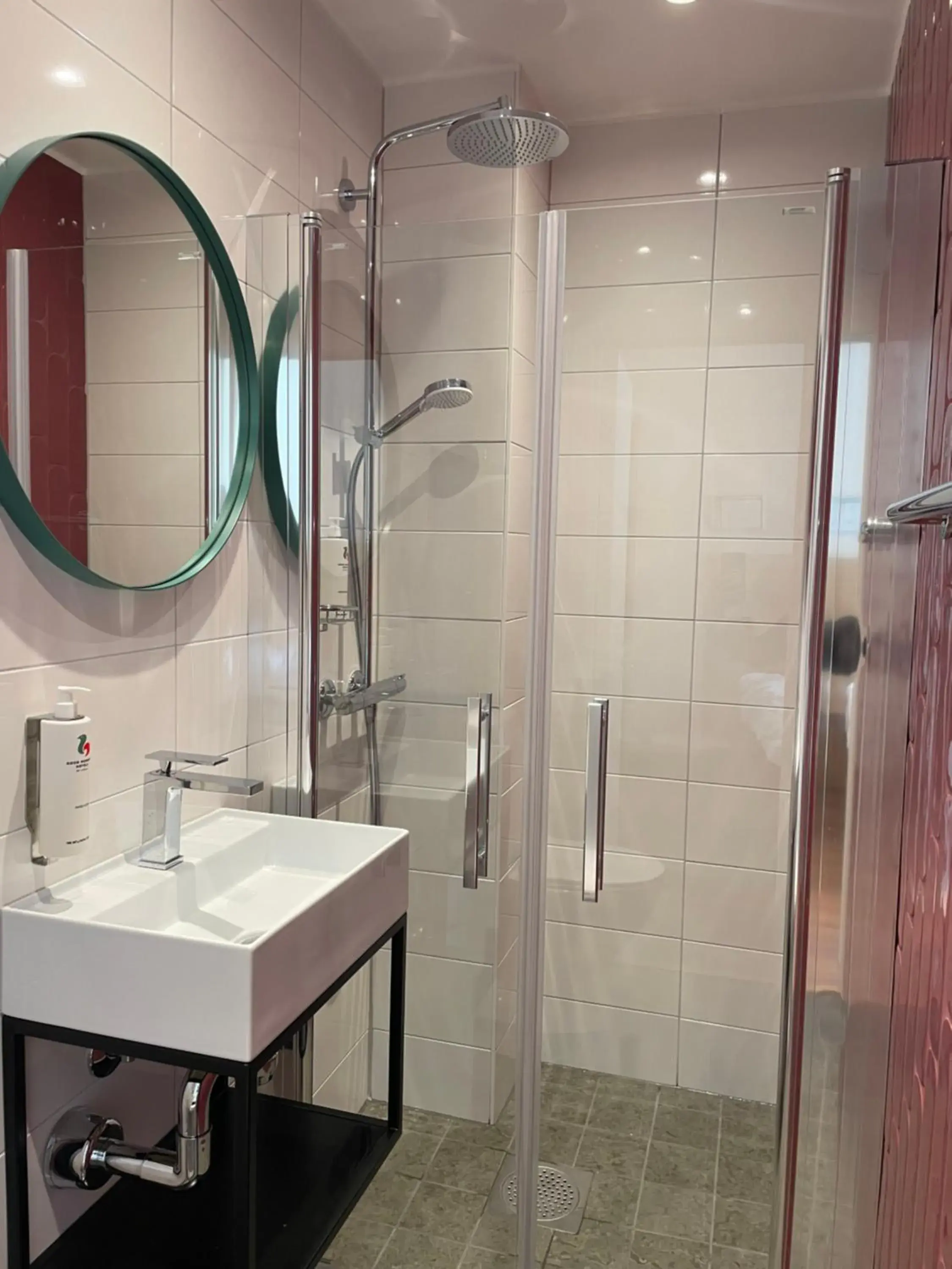 Property building in Good Morning Karlstad City Property building in Good Morning Karlstad City