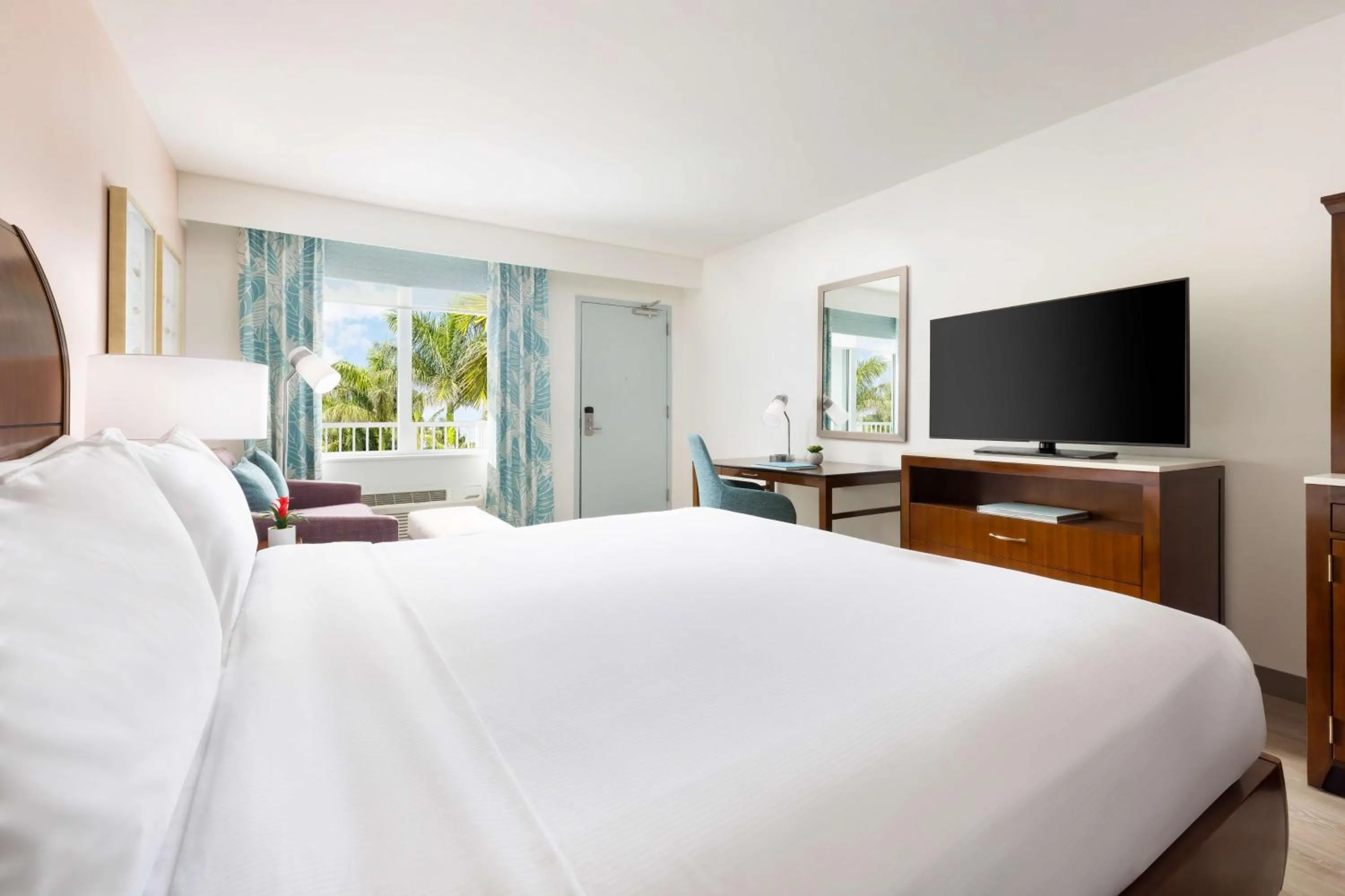 Bed in Hilton Garden Inn Key West / The Keys Collection