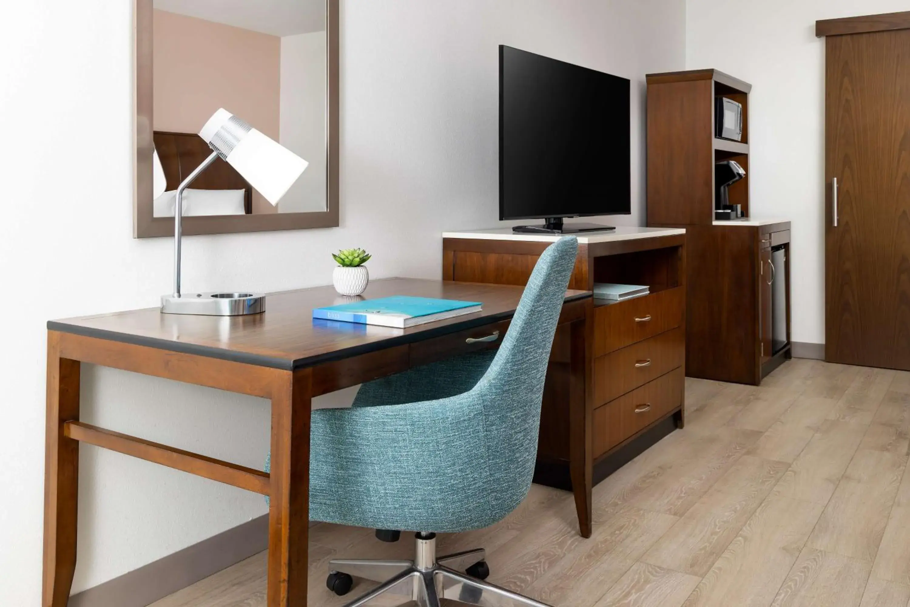 King Room with Pool View in Hilton Garden Inn Key West / The Keys Collection King Room with Pool View in Hilton Garden Inn Key West / The Keys Collection