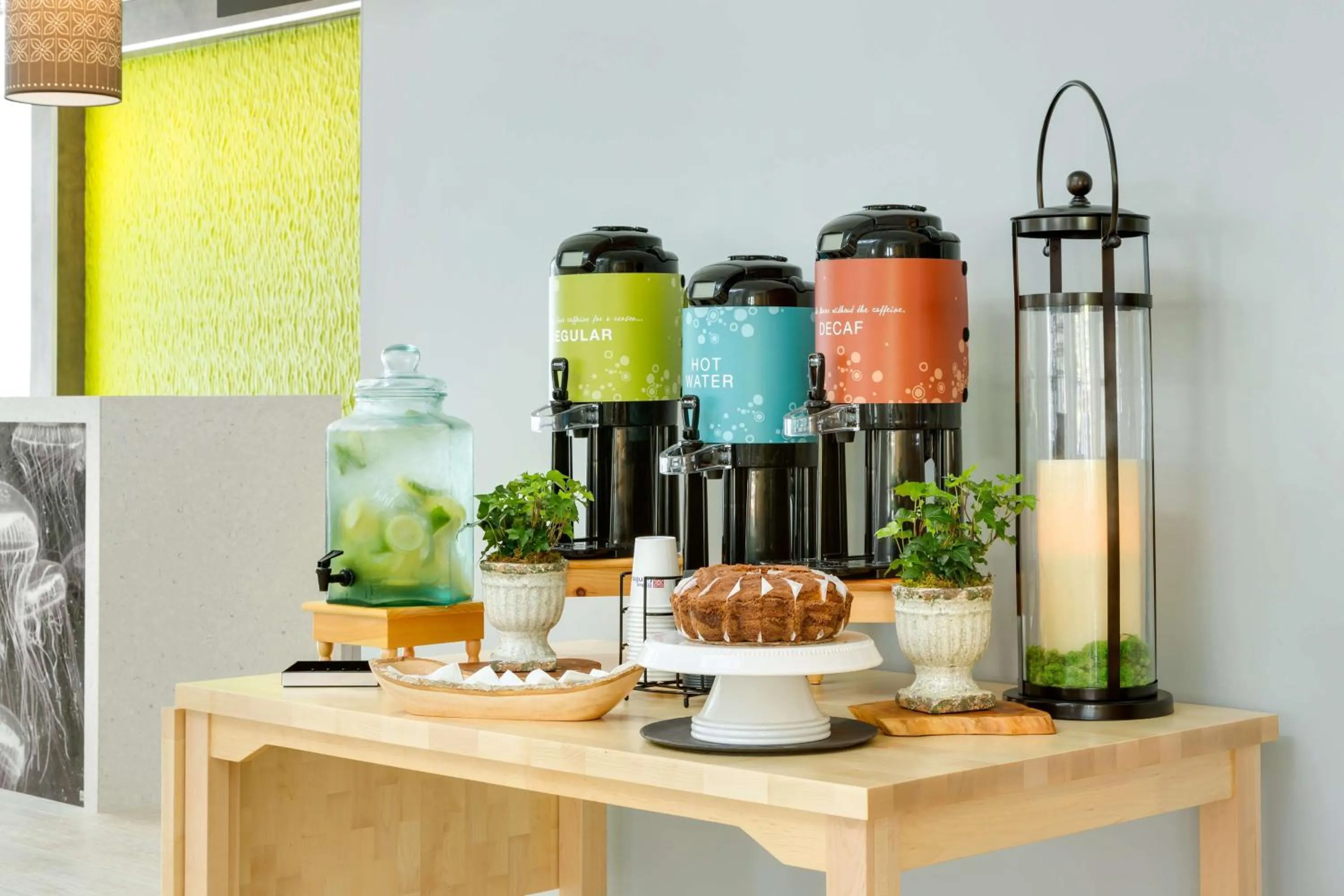 Restaurant/places to eat in Hilton Garden Inn Key West / The Keys Collection