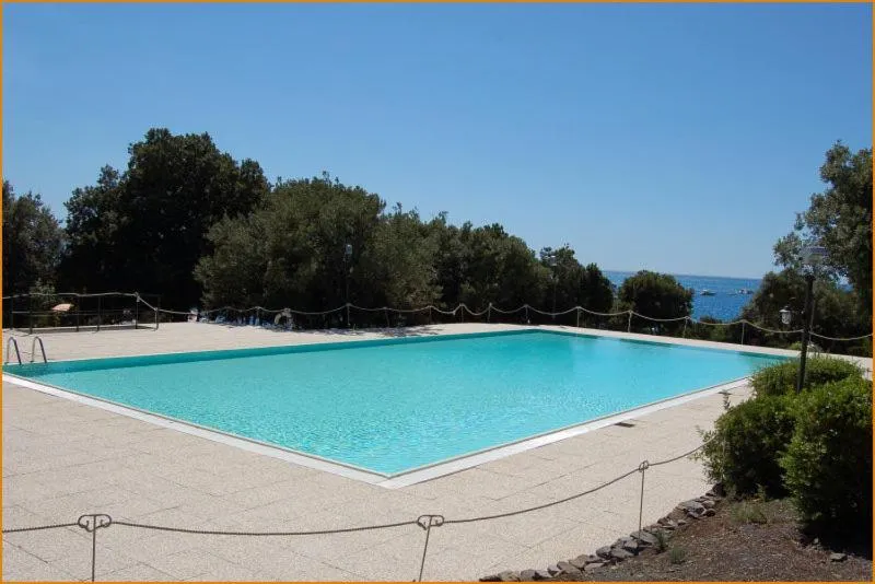  in illicini stabilimento balneare e albergo