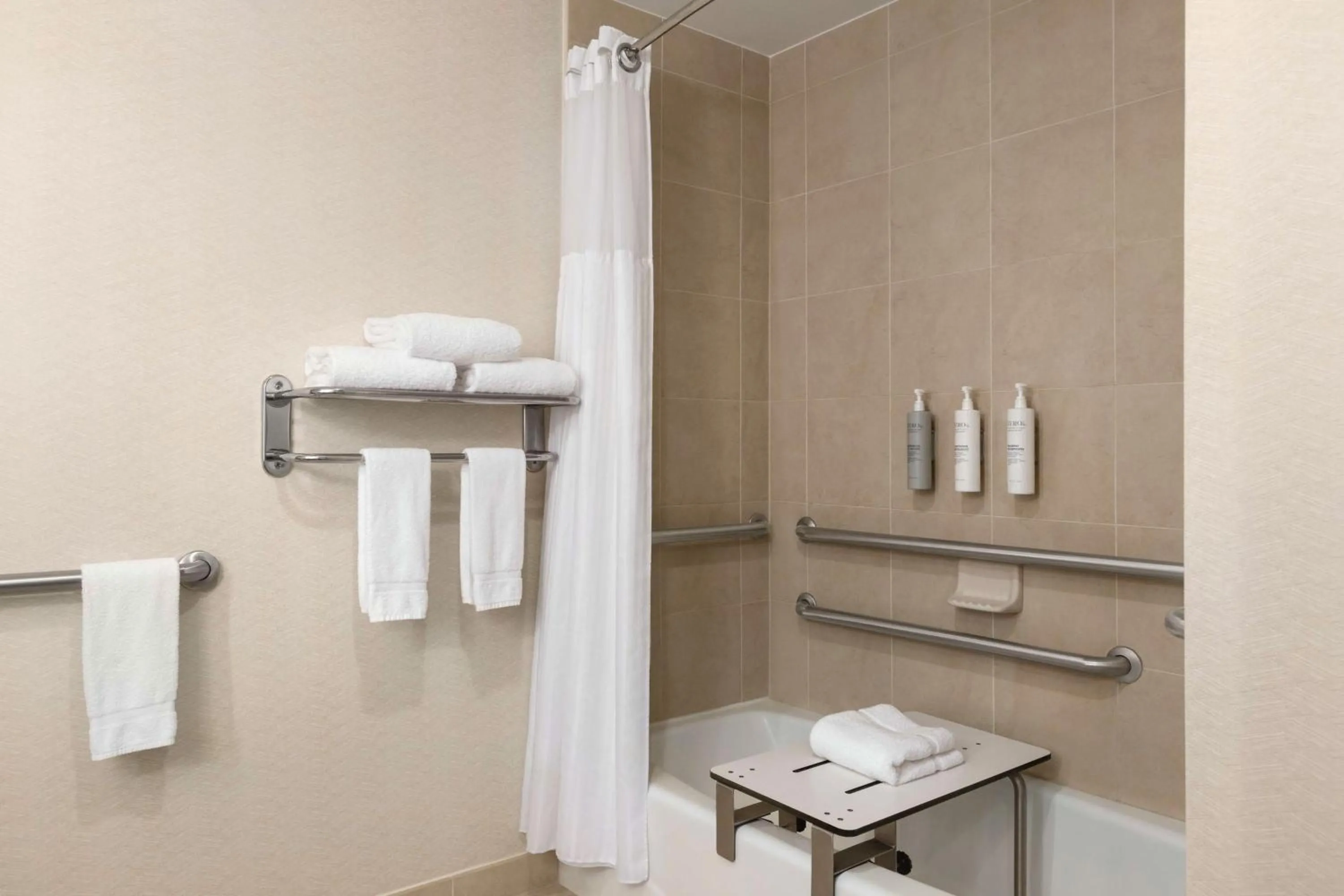 Bathroom in Hilton Garden Inn Palm Coast Town Center